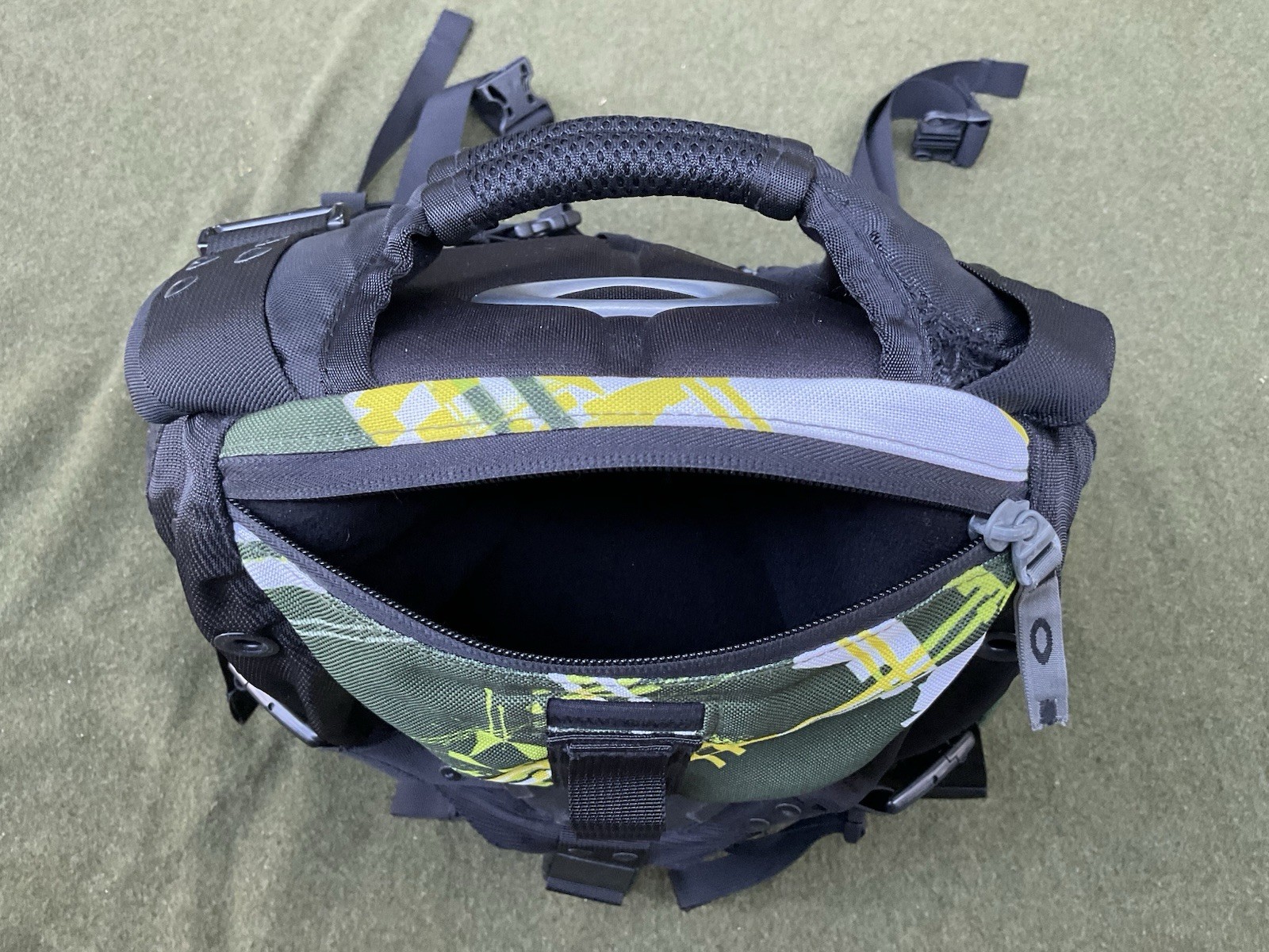 OAKLEY ICON 3.0 y2k Camo BACKPACK Tactical Military Mechanism AP