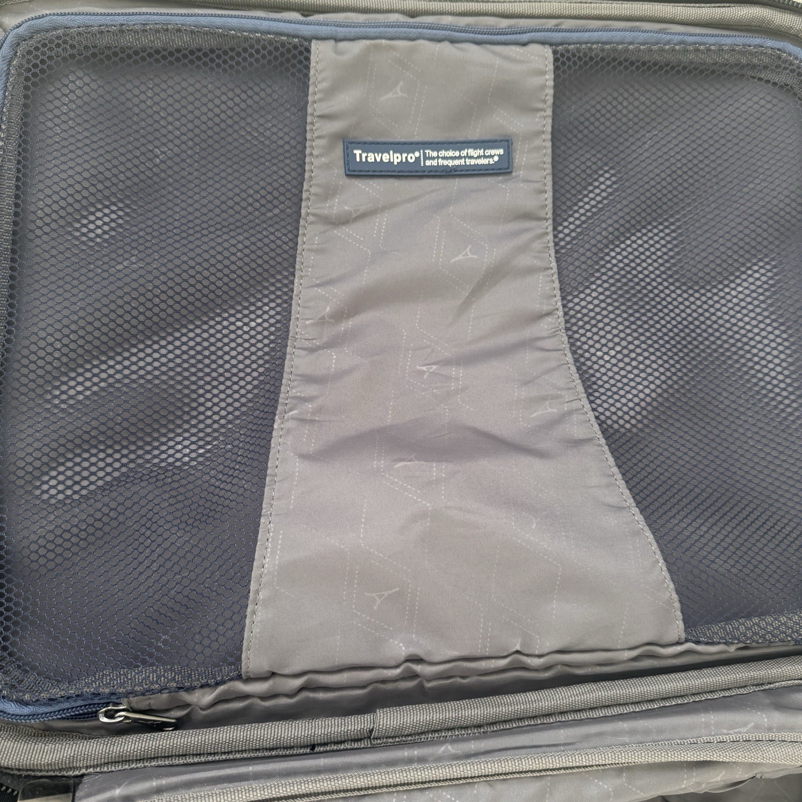 Travelpro Maxlite 5 Softside Expandable Luggage 4 Spinner Wheels 22” Carry On