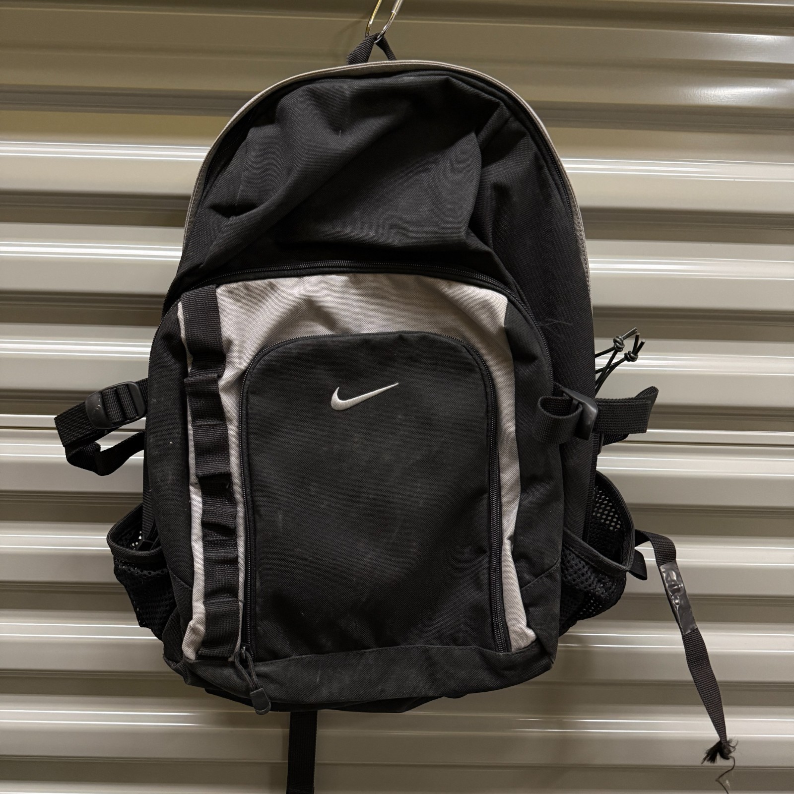 Nike Backpack Black Gray Hiking Outdoor Travel Daisy Chains Y2K Retro Vintage