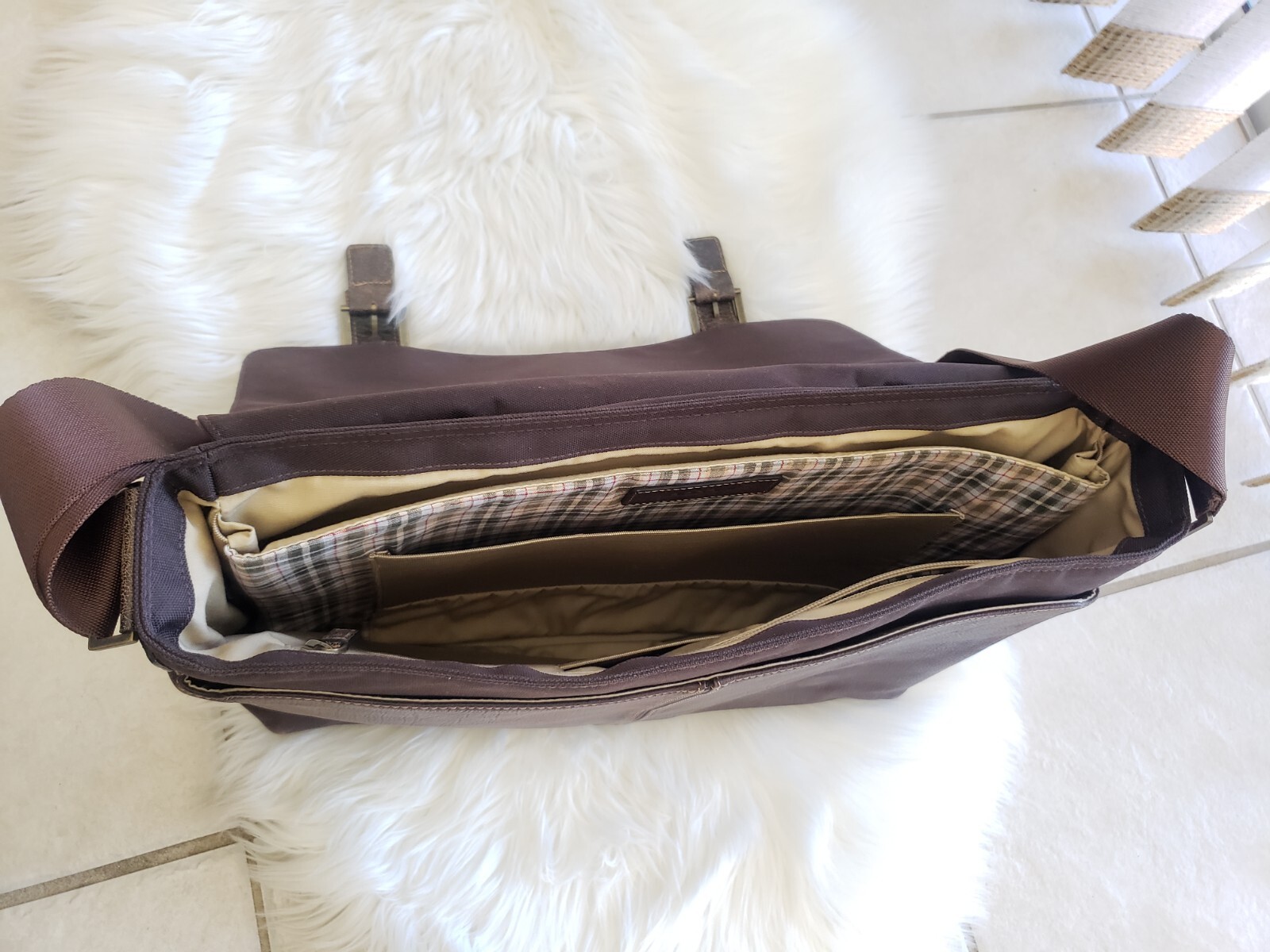 🌺Boconi Brown Leather Garth Slim Mailbag Men Messenger Laptop Crossbody Bag