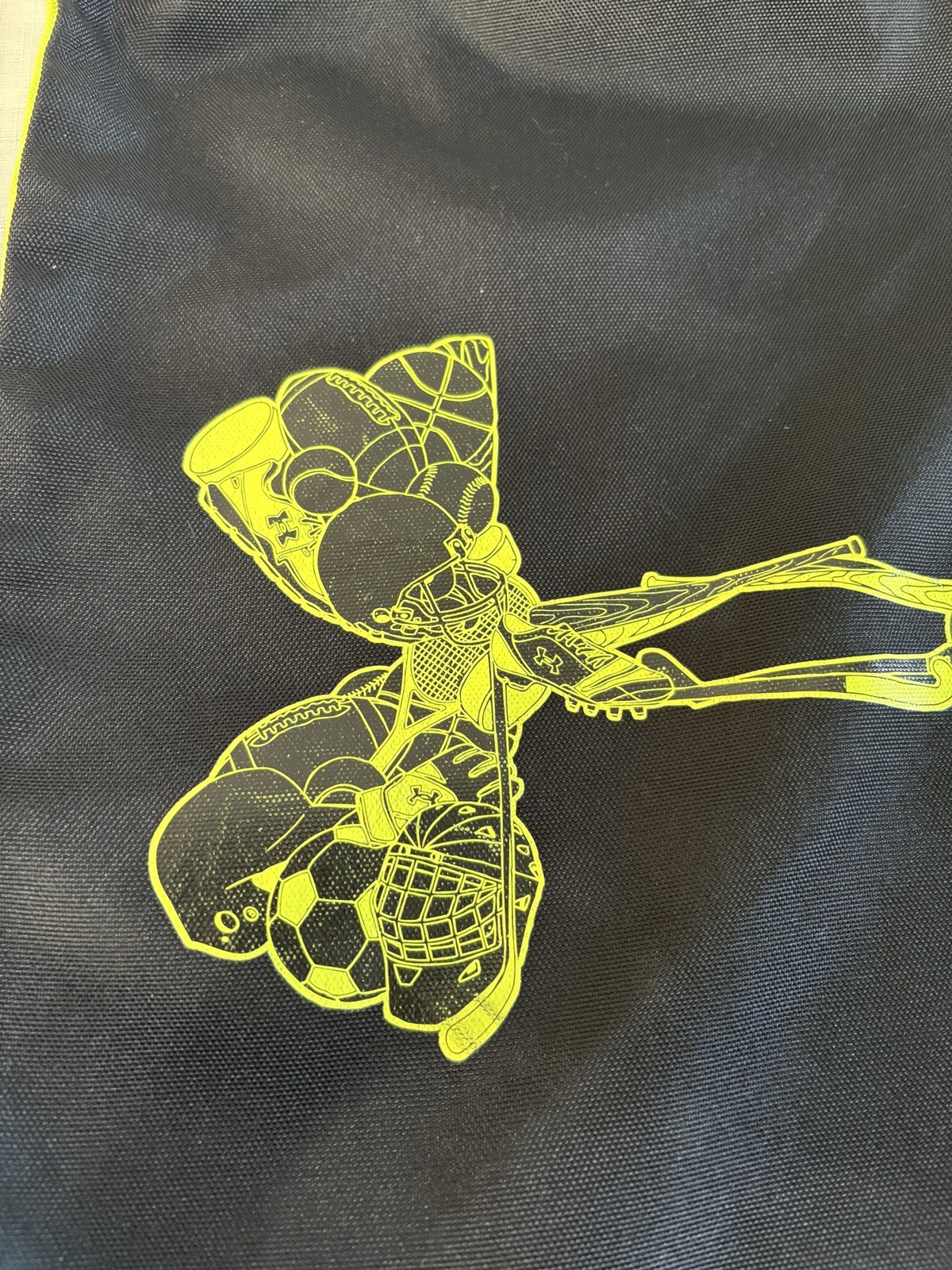 Under Armour Ozsee Sackpack Drawstring Gym Bag Black/Neon Yellow Sports Gear