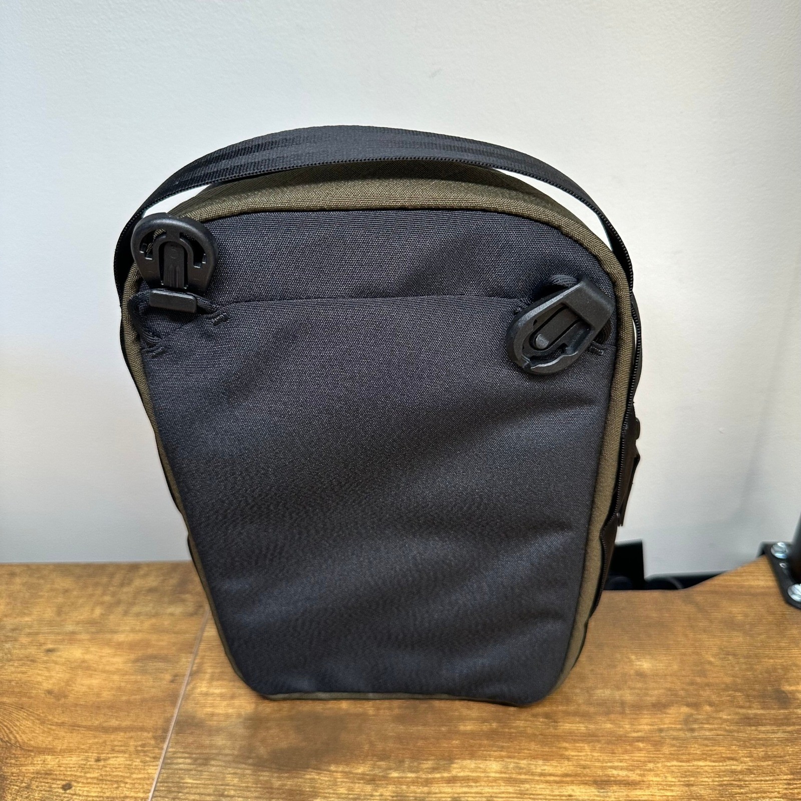 NEW Alpaka Metro Sling Max Army Green Axogrid 300D Water Resistant 3L Bag