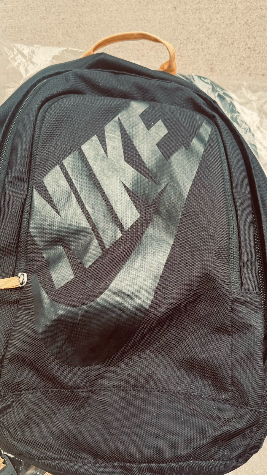 Nike Large Black Backpack Daypack Zip Closure Padded Bottle Pocket Large Logo