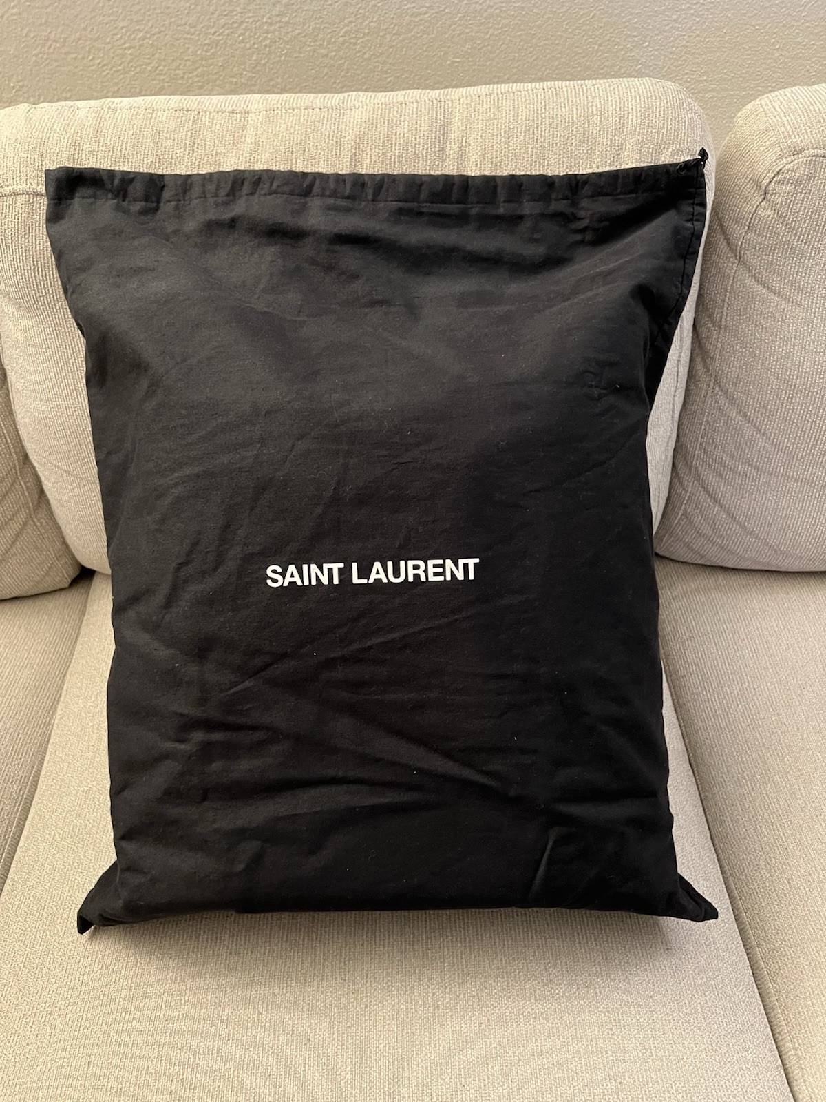 Saint Laurent Black Leather Tote Back With A Pouch brand new never worn