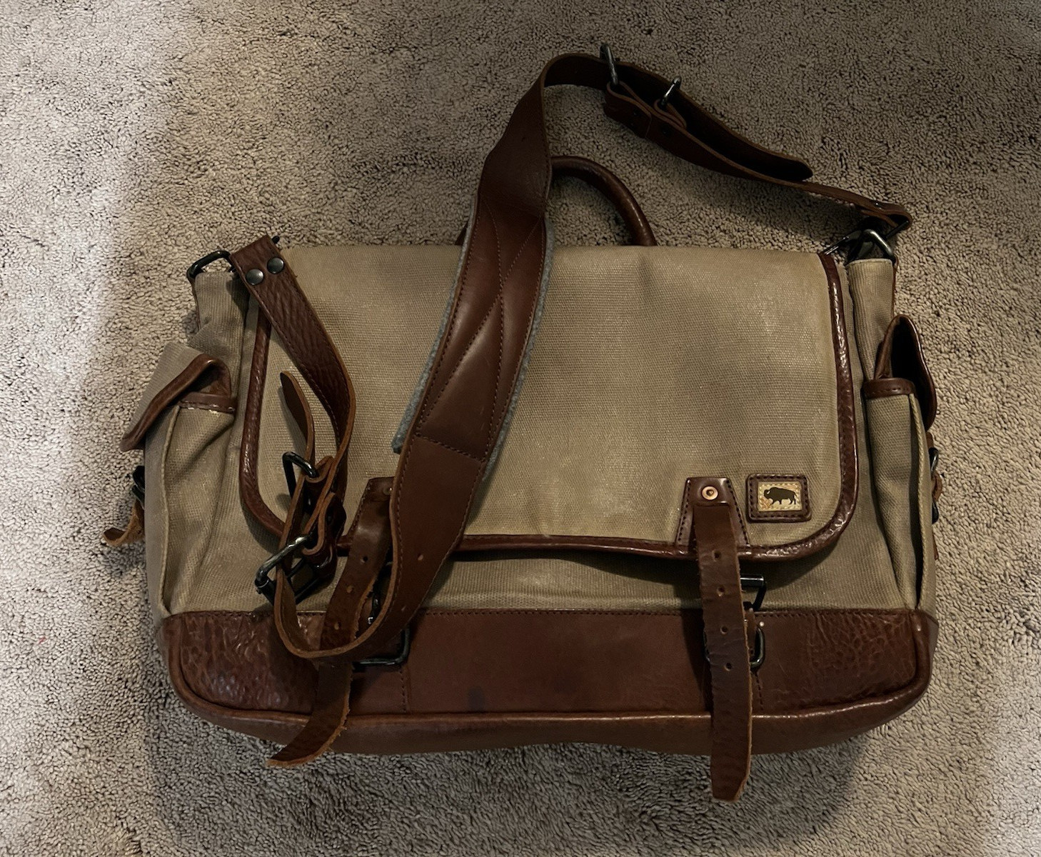 Buffalo Jackson Messenger Bag