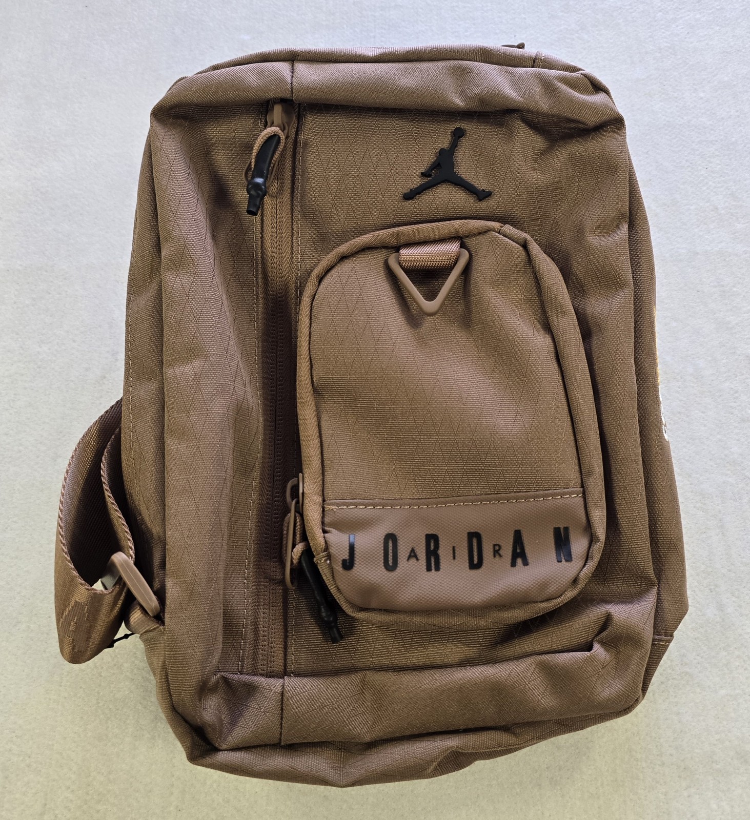 Air Jordan Collectors Cross-Body Bag in (3L) Archaeo Brown MA0957-X1I