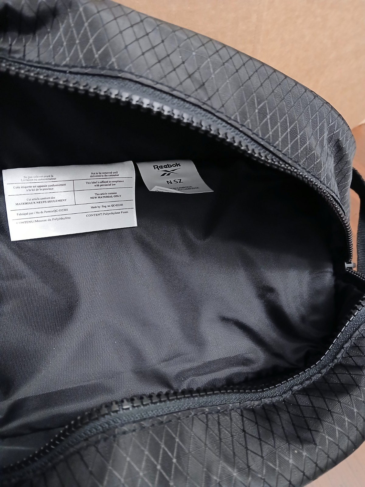 Reebok REED Dopp Kit in BLACK for toiletries travel size 6L NEW with TAGS