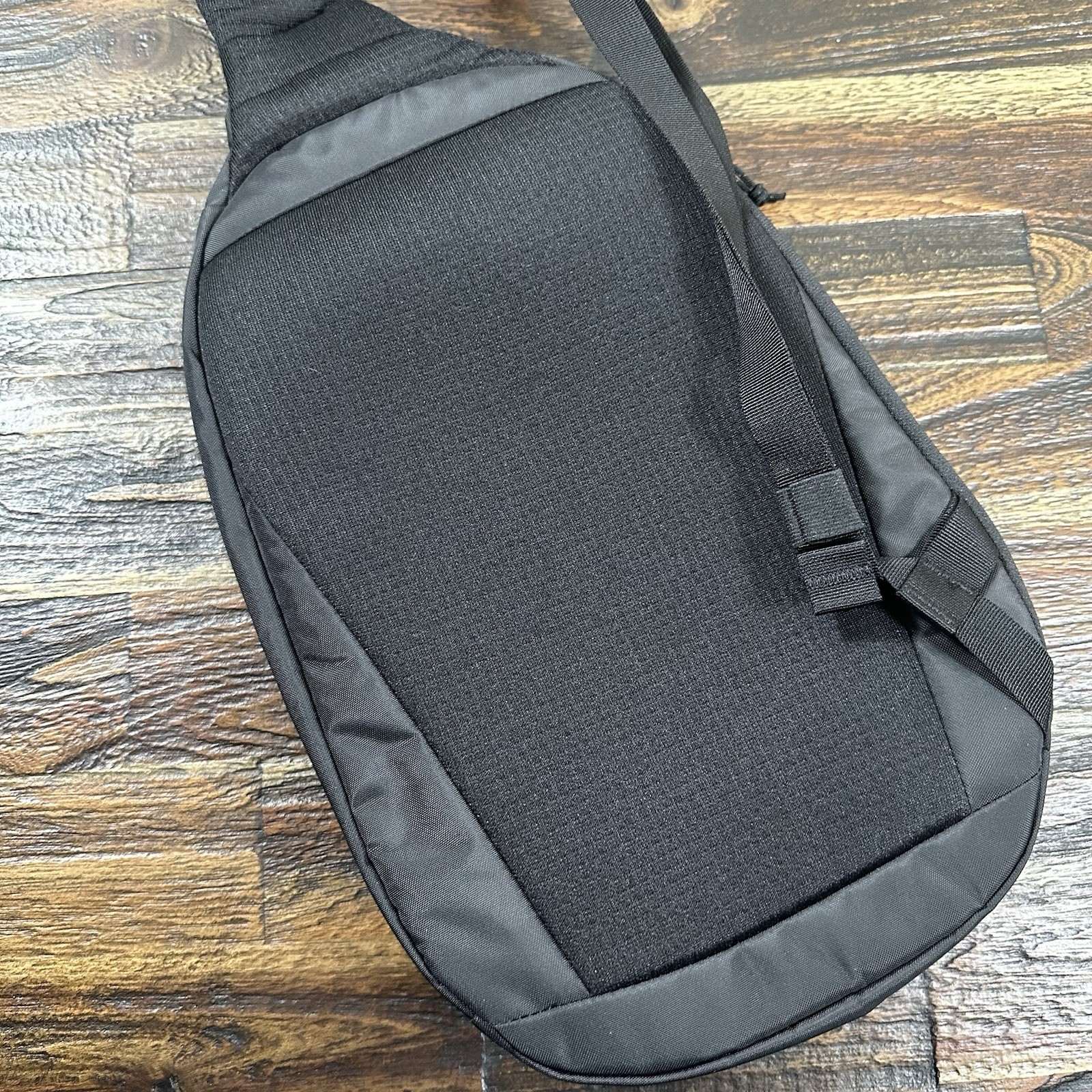 NWOT Patagonia 8L Atom Sling Daypack Hiking Camping Fishing Travel Black