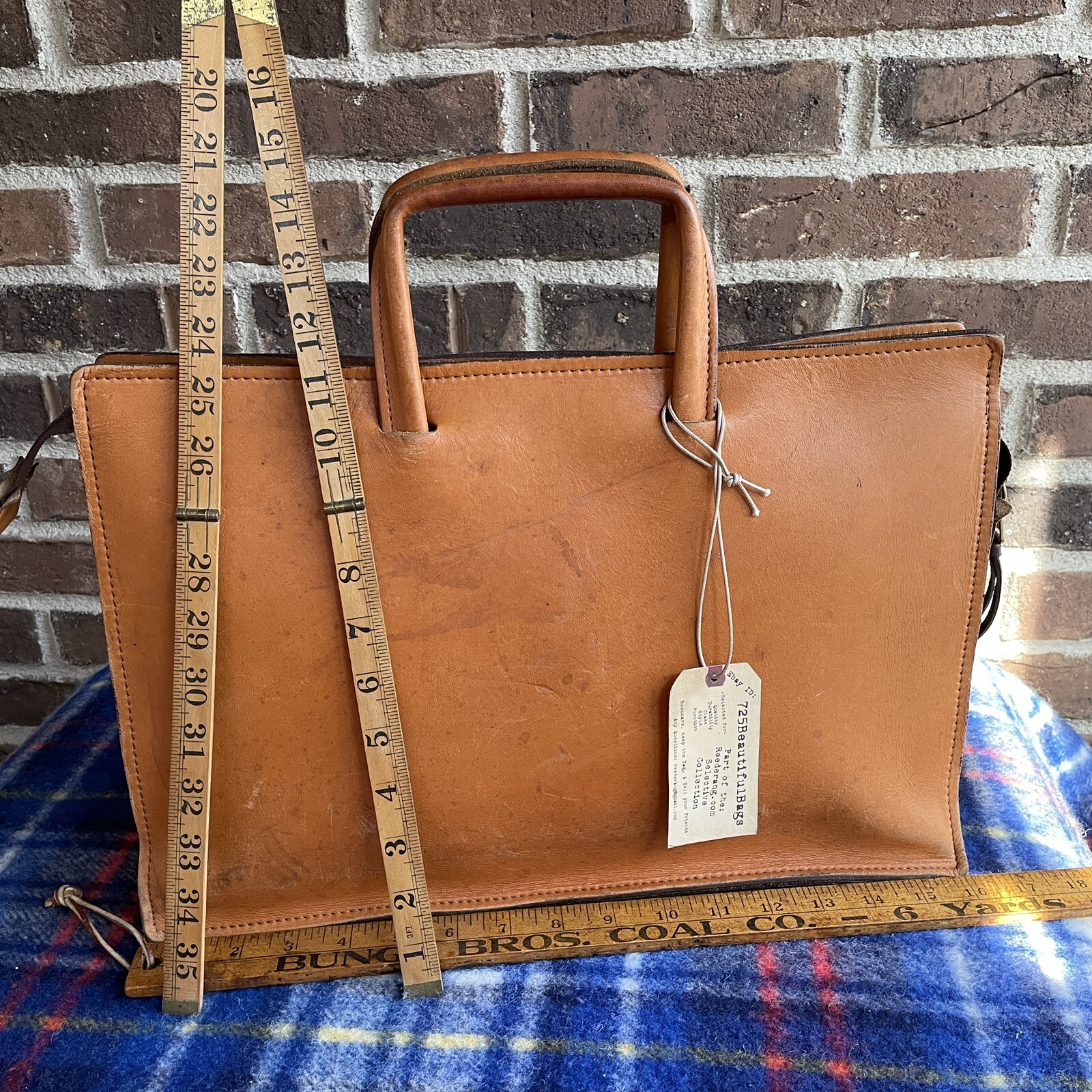 1970S TRUE VINTAGE BRITISH TAN THICK SADDLE LEATHER MACBOOK BRIEFCASE BAG R$798