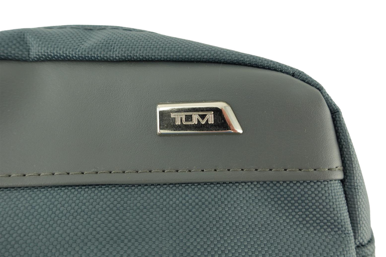 Tumi NEW Genuine Delta Amenity Kit Kiehls Toiletry Travel Bag Gray Soft Case Lot