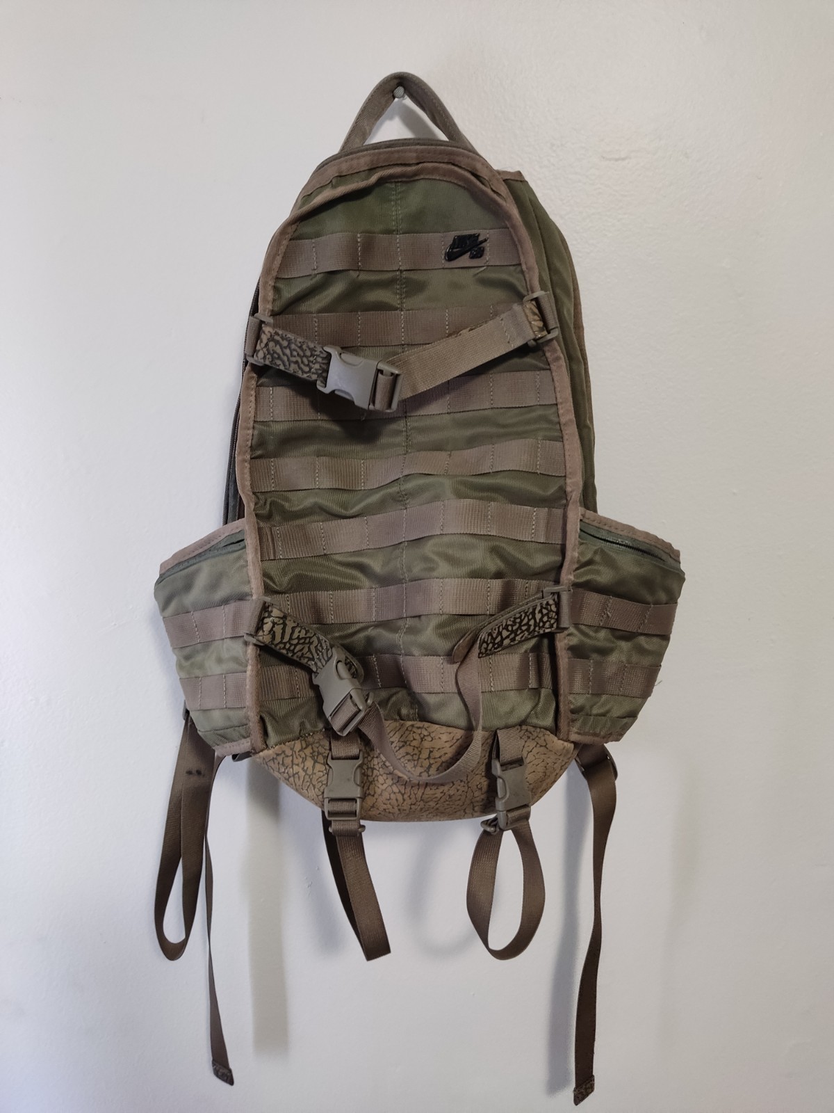 Rare Vintage Nike Sb Backpack in Olive Green Cement Elephant Print USED Y2K