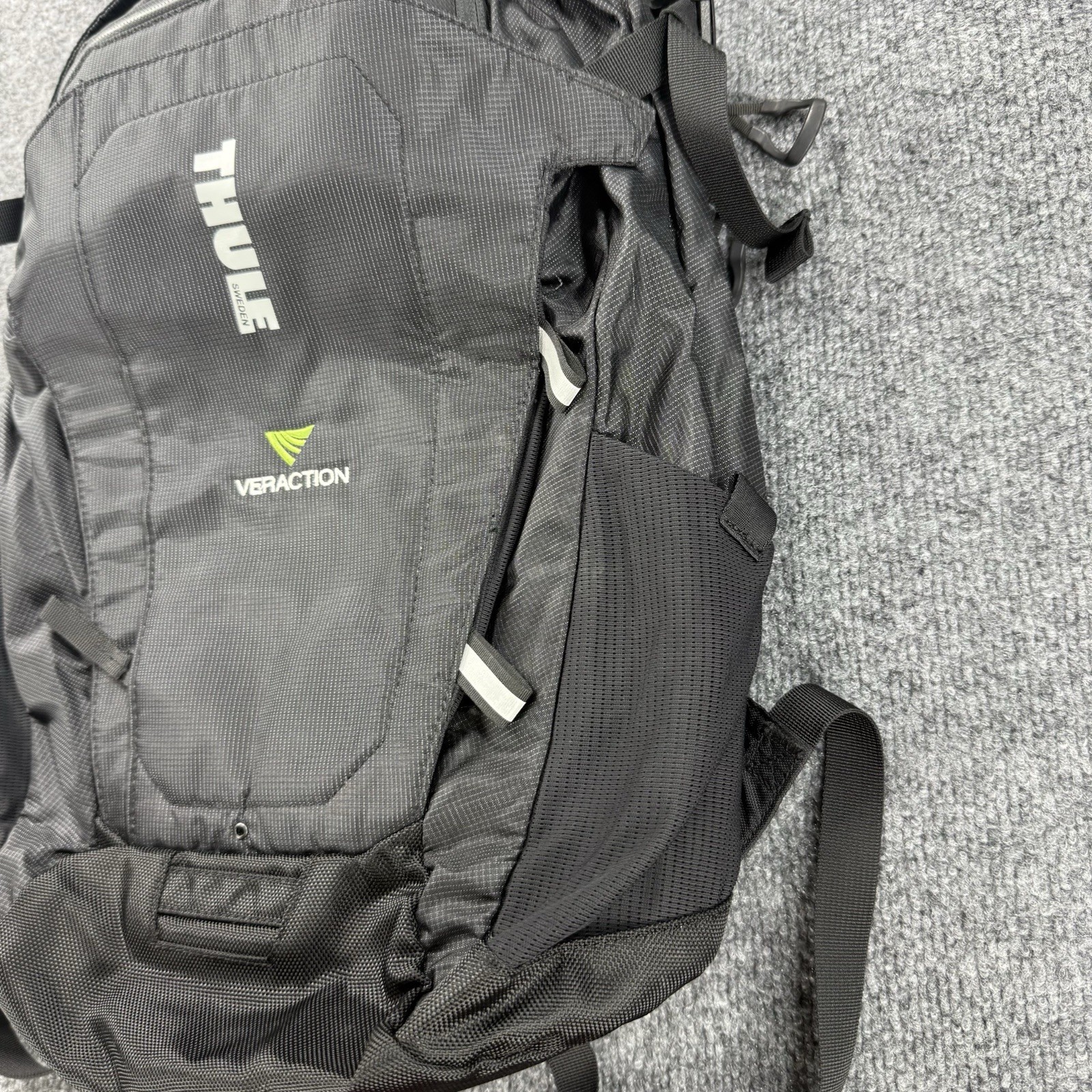 Thule Sweden Triumph 2 Backpack Veraction Logo Black Excellent Shape