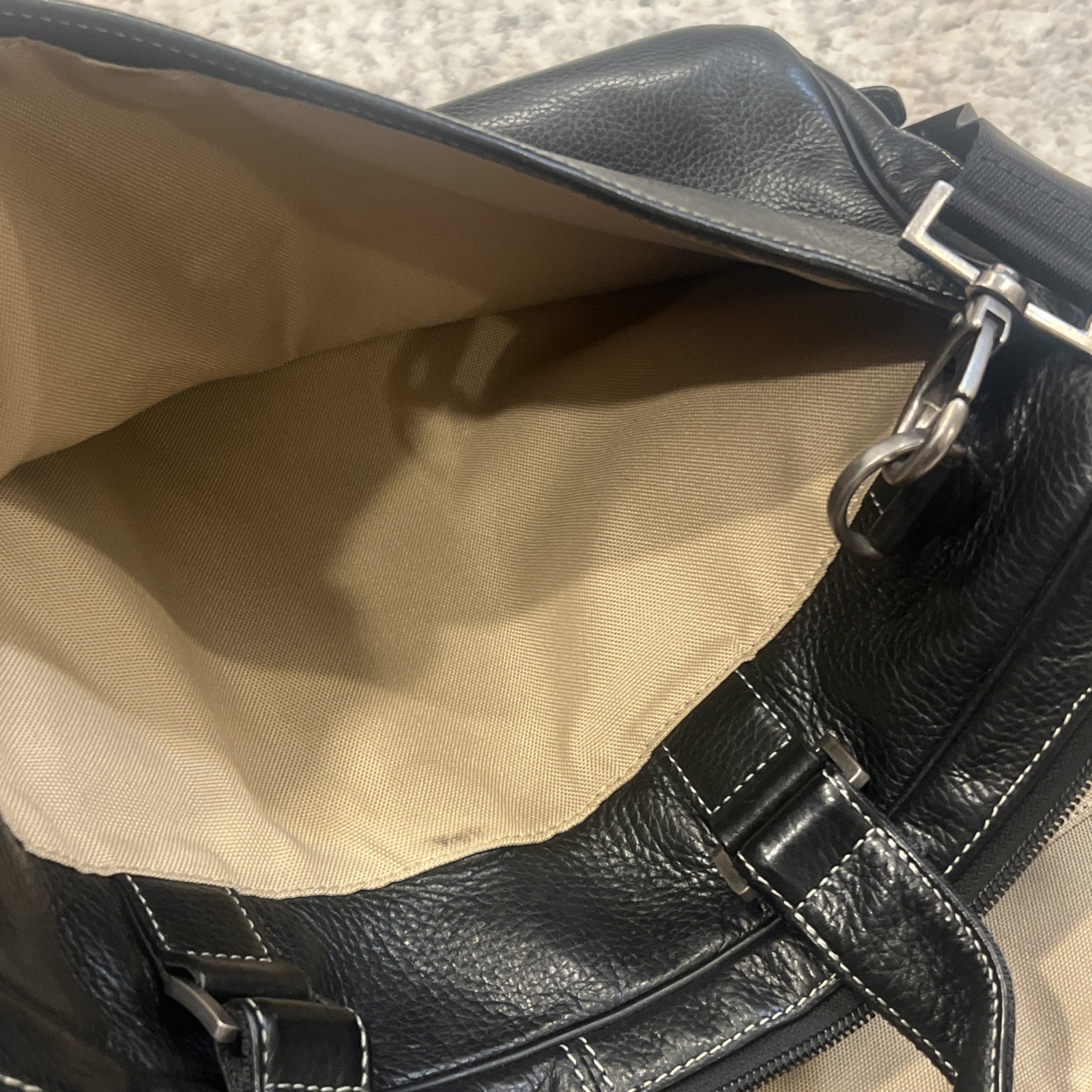 Boconi Black Leather Tumbled Pebbled Messenger Briefcase Laptop Case EUC