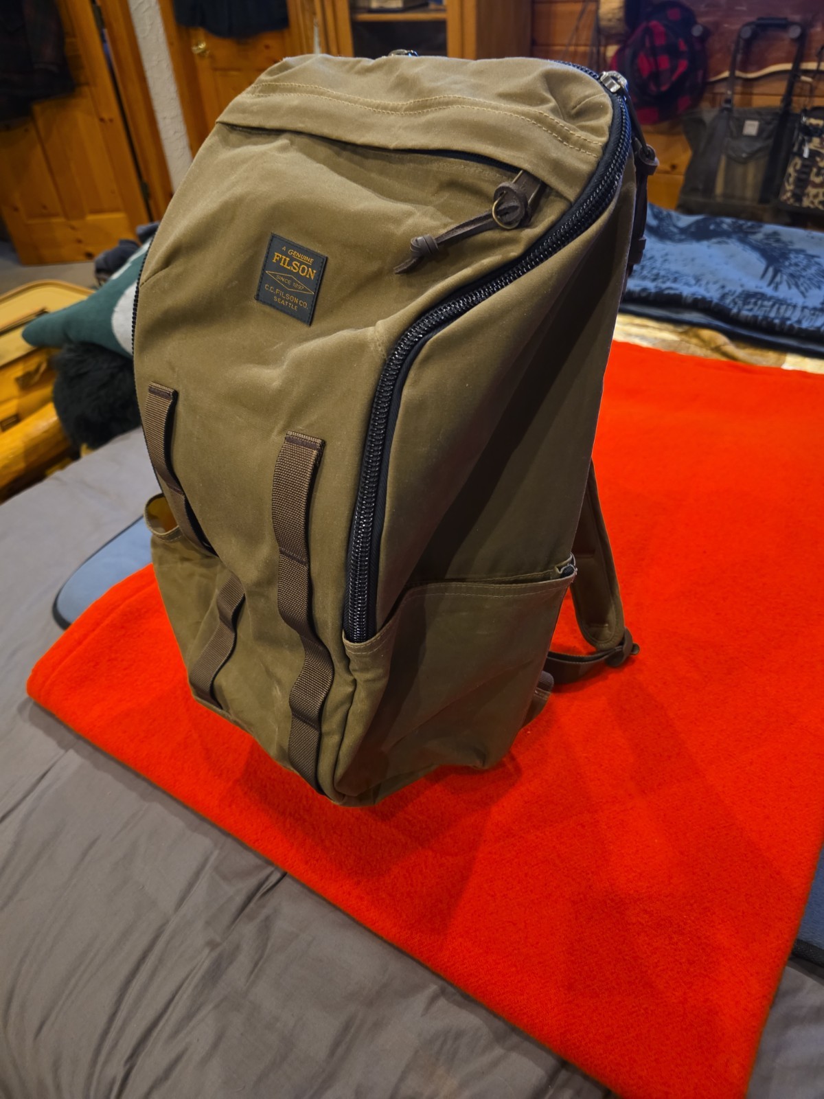 FILSON TRAPPER CREEK 28L BACKPACK DARK TAN NWT 1ST .