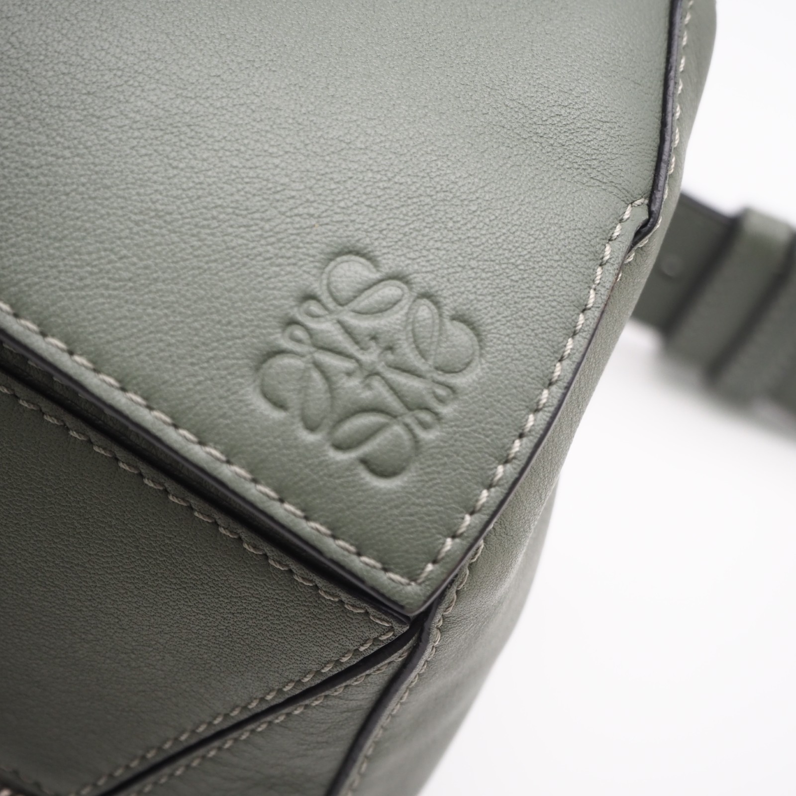 LOEWE Bum bag smallbody bag green Calf leather62224