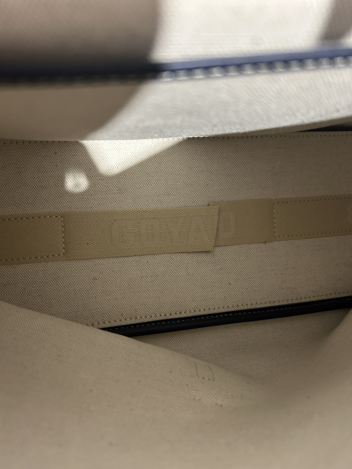 GOYARD NAVY CAPETIEN MESSENGER BAG SIZE MM PREOWNED
