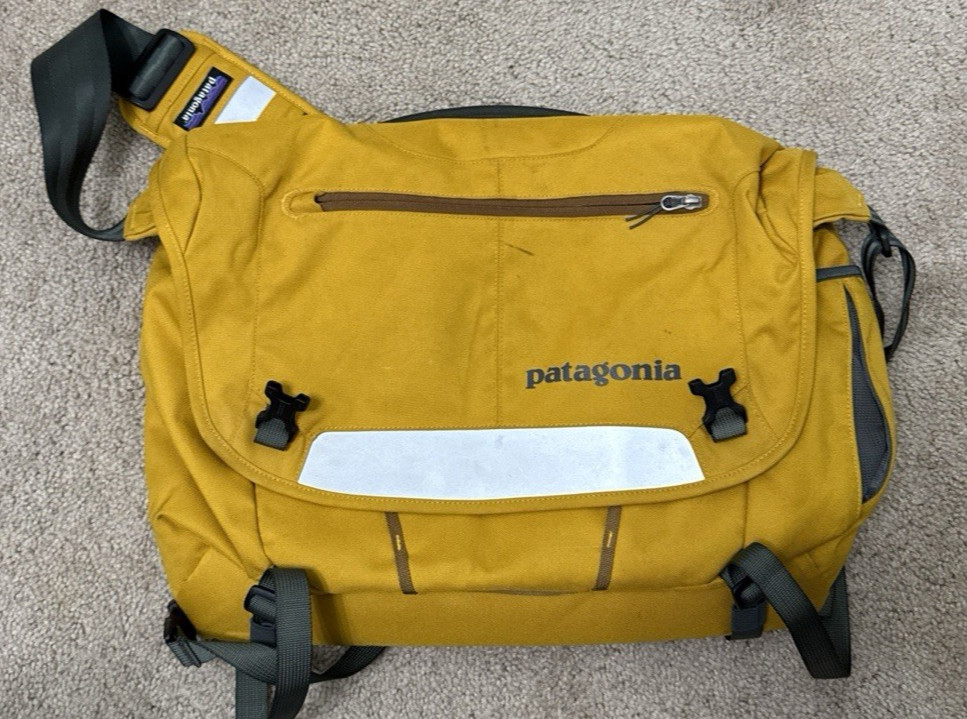 Patagonia Half Mass Messenger Sling Bag Crossbody Yellow 48316 READ 18x13x5