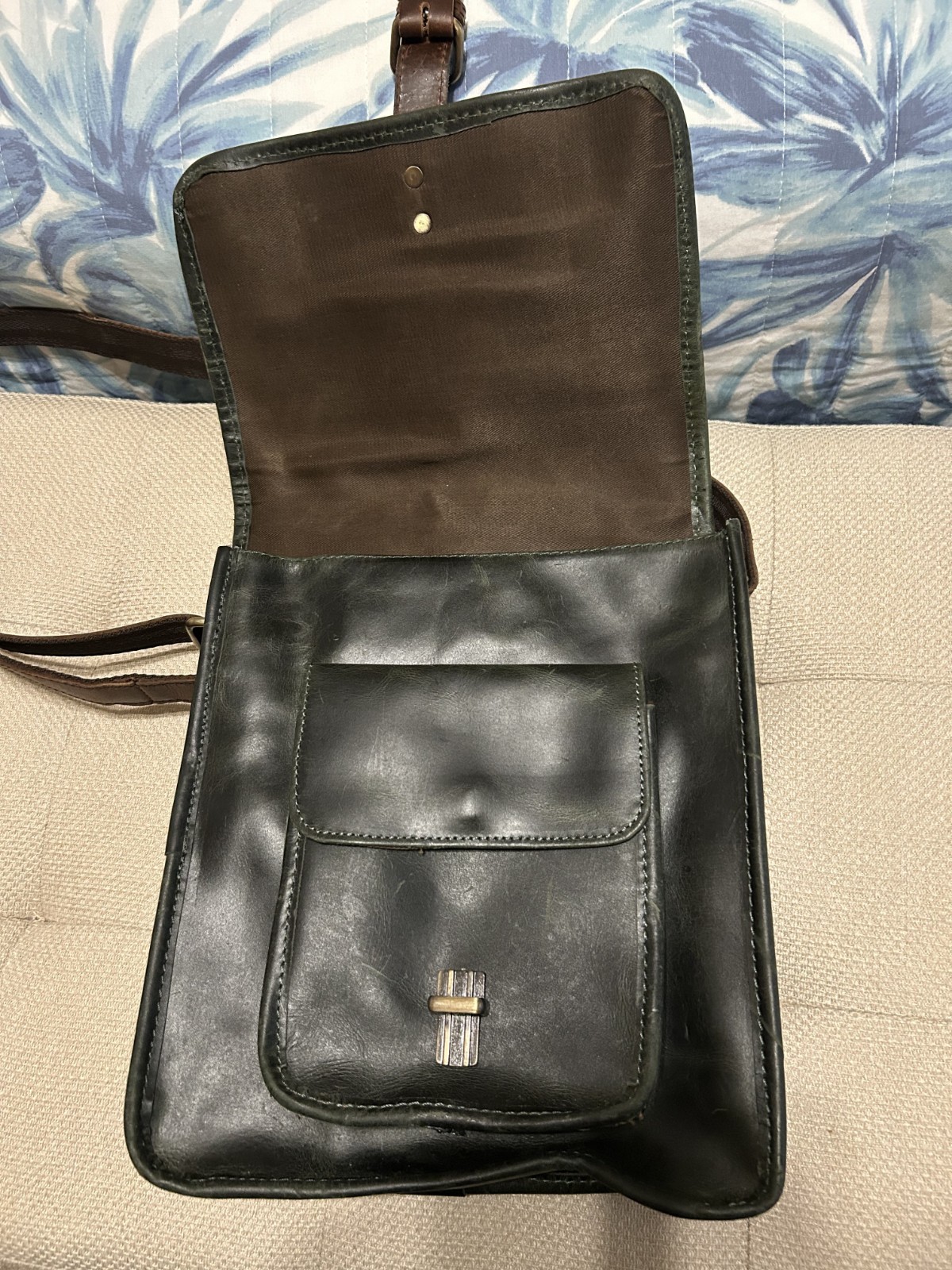 Genuine Leather Shoulder Sling Bag for Men Dk Brown W/Matching Hat NEW