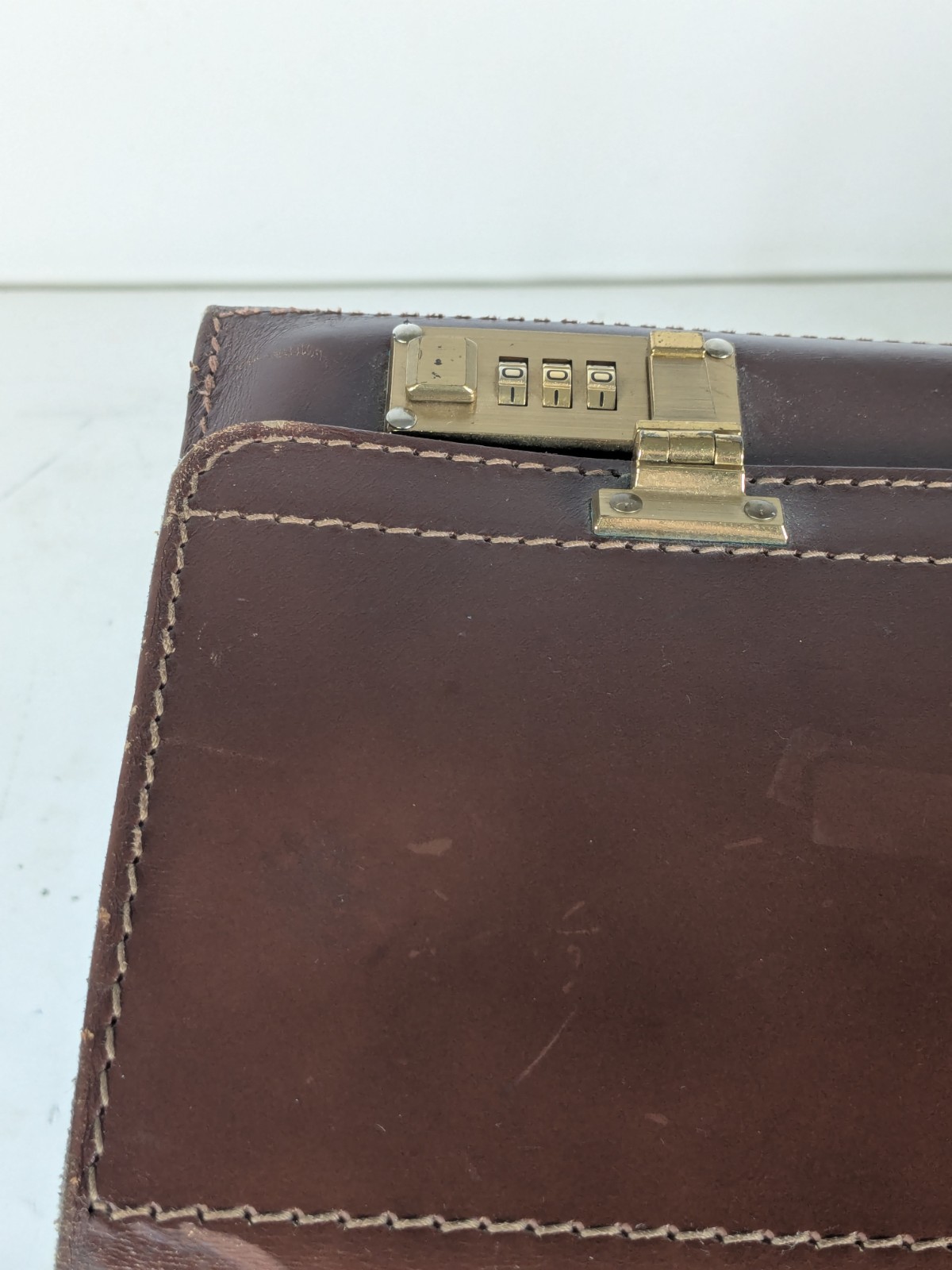Vintage Leather Hard Shell Attaché Doctor Lawyer Pilot Briefcase Made in USA