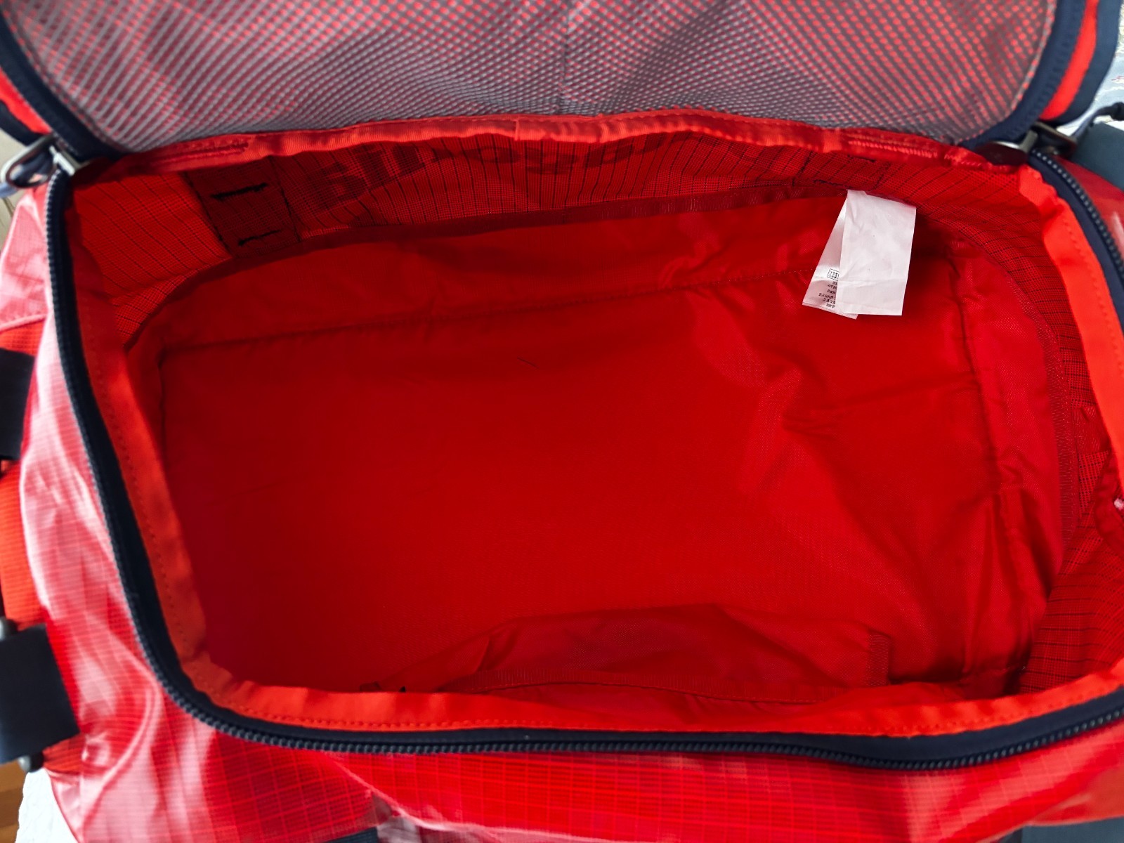 Patagonia Black Hole Duffle Bag 45L Red Orange Excellent