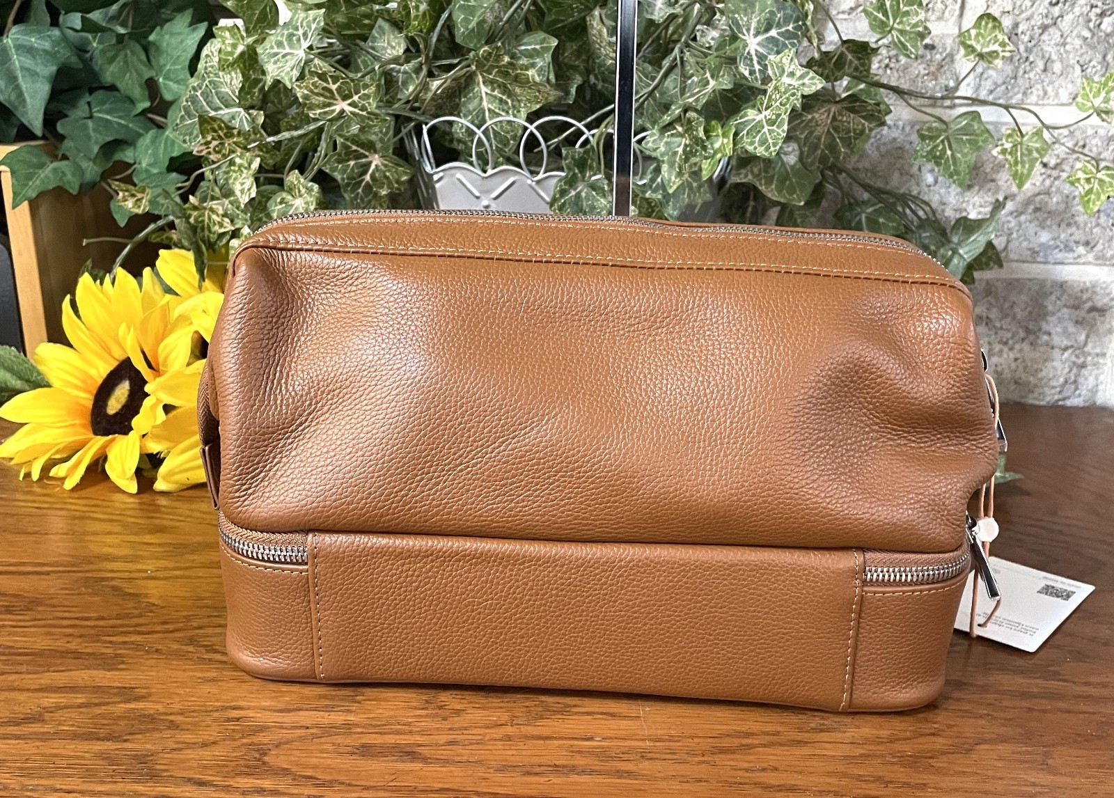 NWT QUINCE MEN’S ITALIAN LEATHER DUAL COMPARTMENT TOILETRY ZIP AROUND BAG