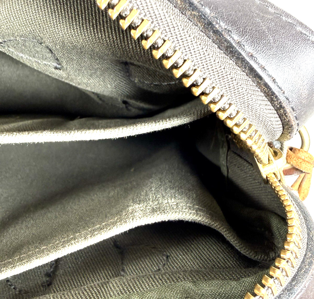 Filson 256 Dark Green Canvas Briefcase USA Made, brass Hardware Great Condition