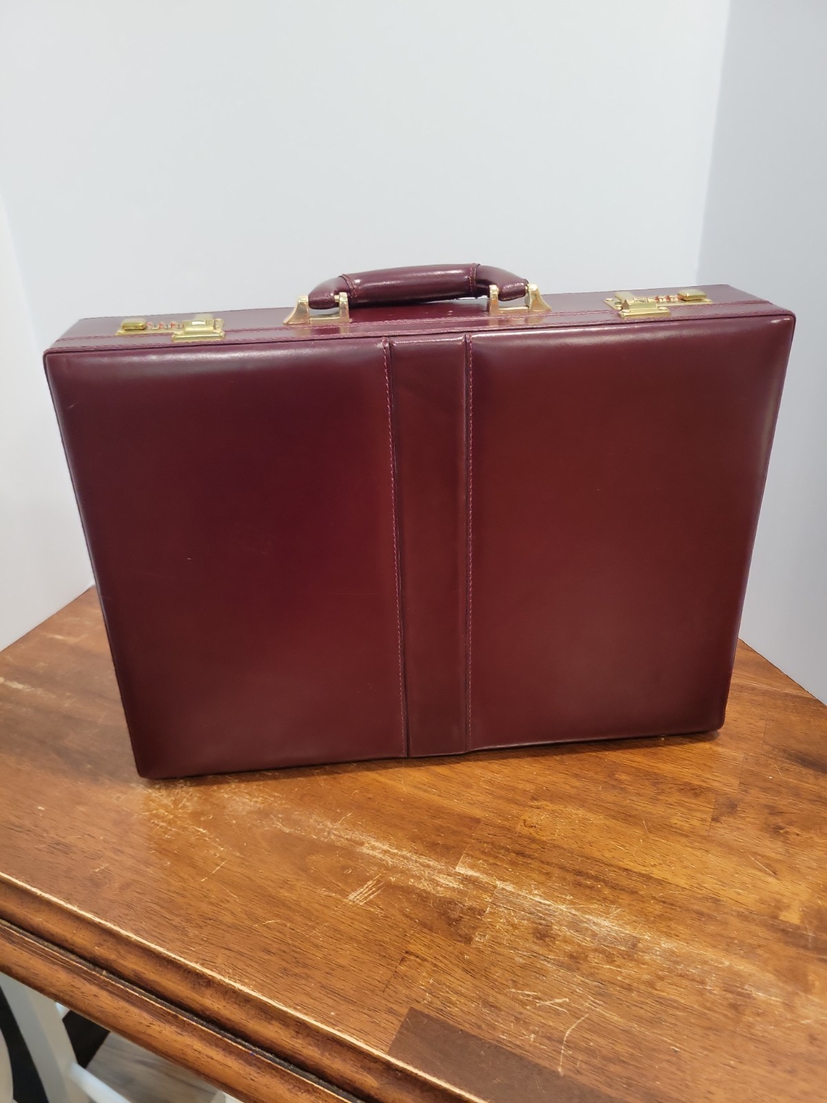 Vintage Stebco Burgundy Hard Leather Briefcase Front Change Combination Lock
