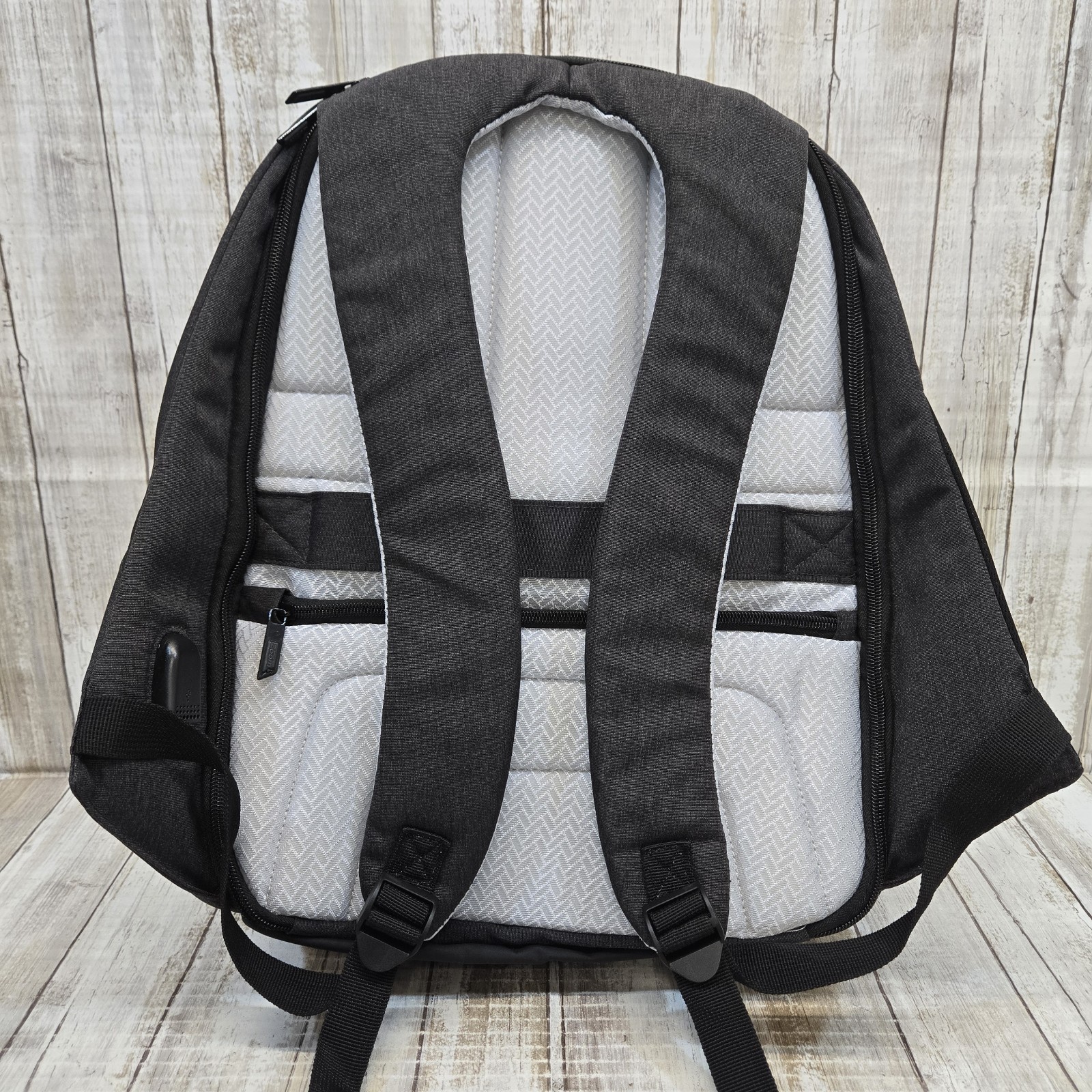 Leeds Zoom Backpack Charcoal Gray Padded Media Cable Laptop NWT