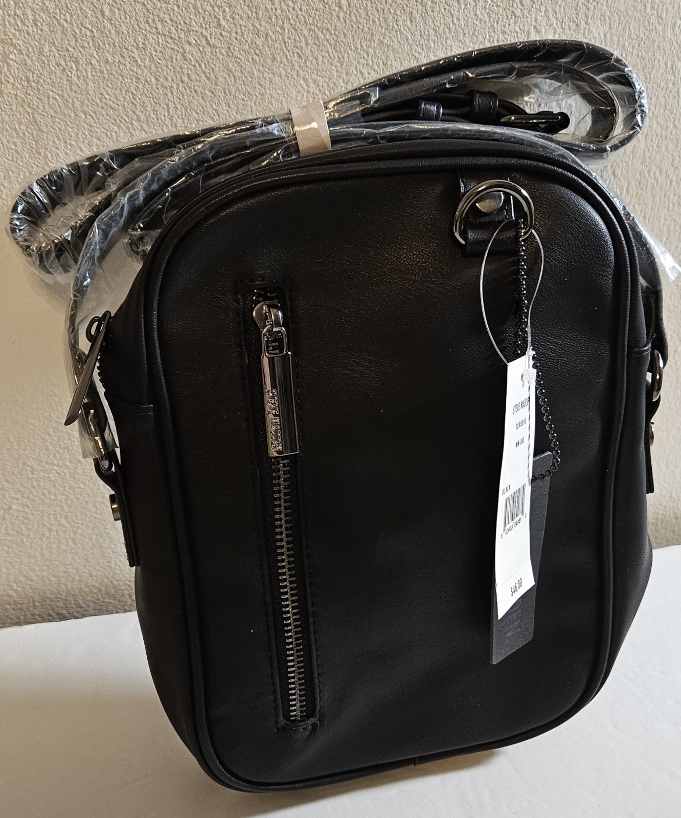New Steve Madden Men’s Shoulder Sling Bag Black 7in x 9in x 2in