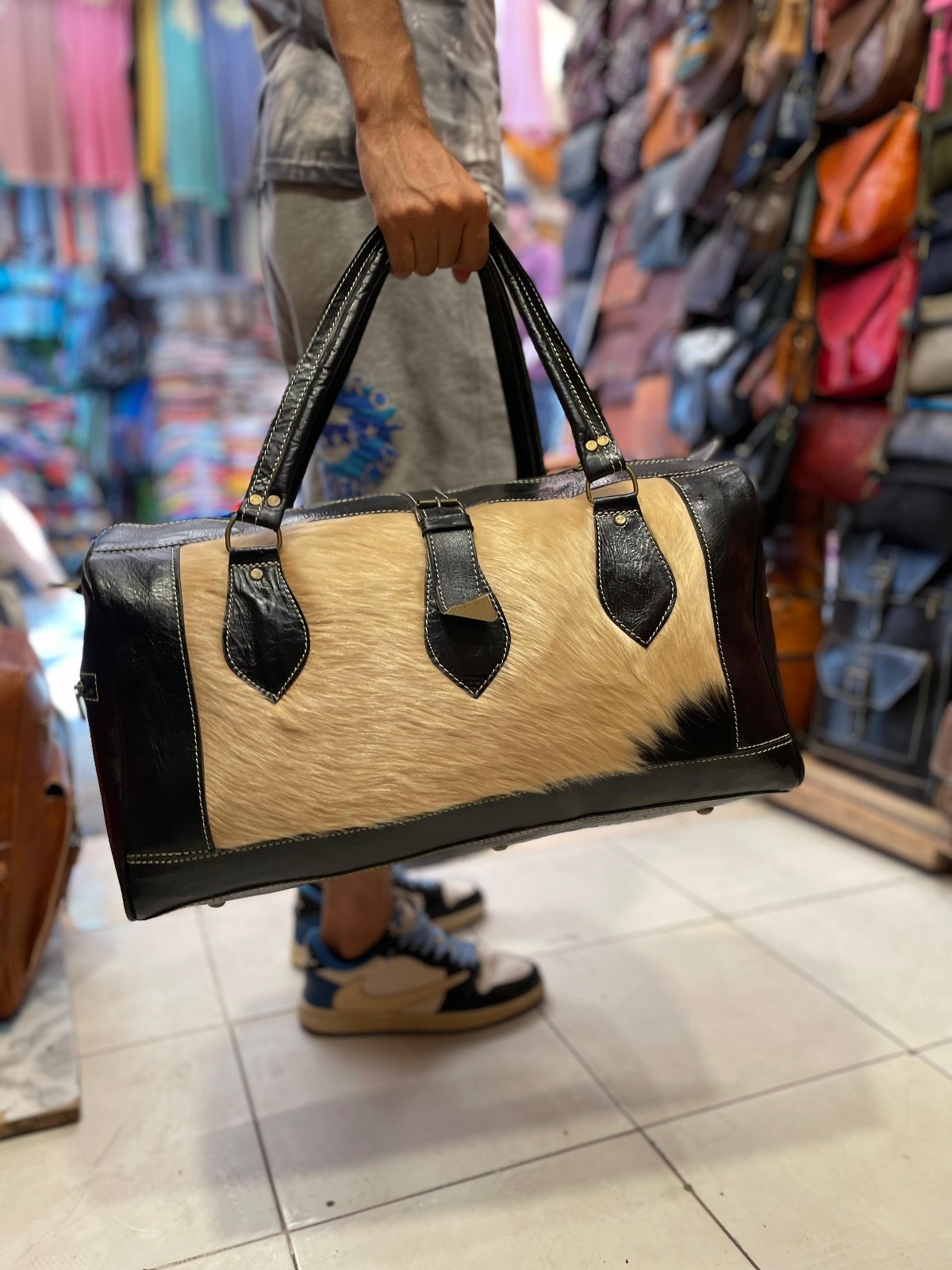 Handmade Moroccan Cowhide Leather Duffle Bag with Natural Fur – Premium Travel
