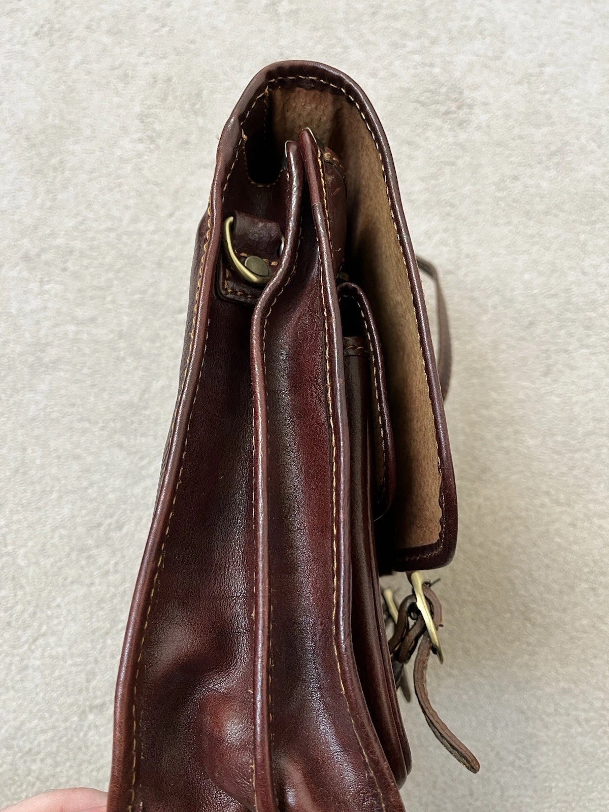 Italian Leather Messenger Computer Commuter Briefcase Bag Brown Strap Snap
