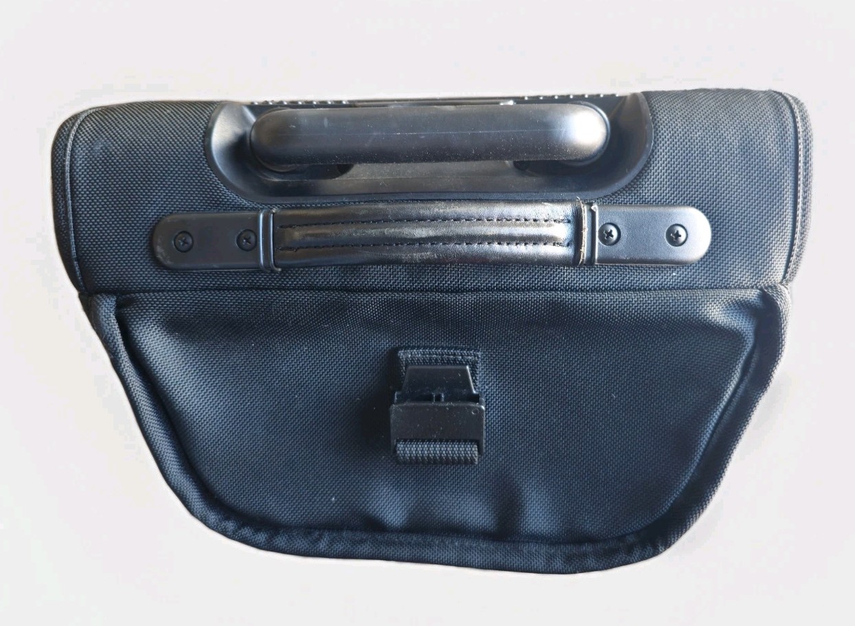 Tumi Alpha Black 2285 D3
