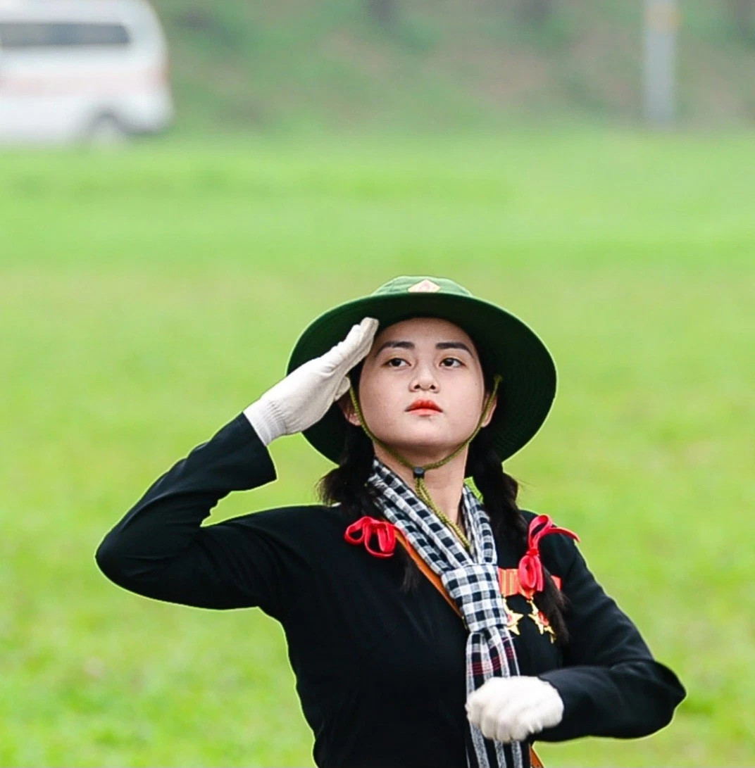 Combo VC Vietnam – Frog Bag Backpack, Broad-Brimmed Hat & Traditional Scarf