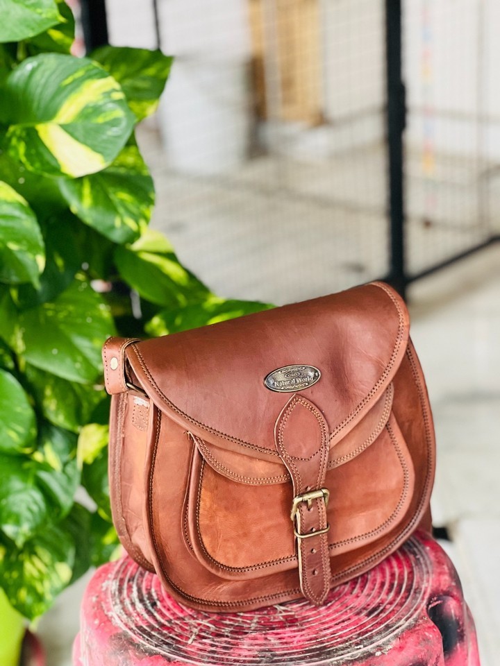 Vintage Saddle Bag Genuine Prime Leather Brown Messenger Shoulder Big Capacity