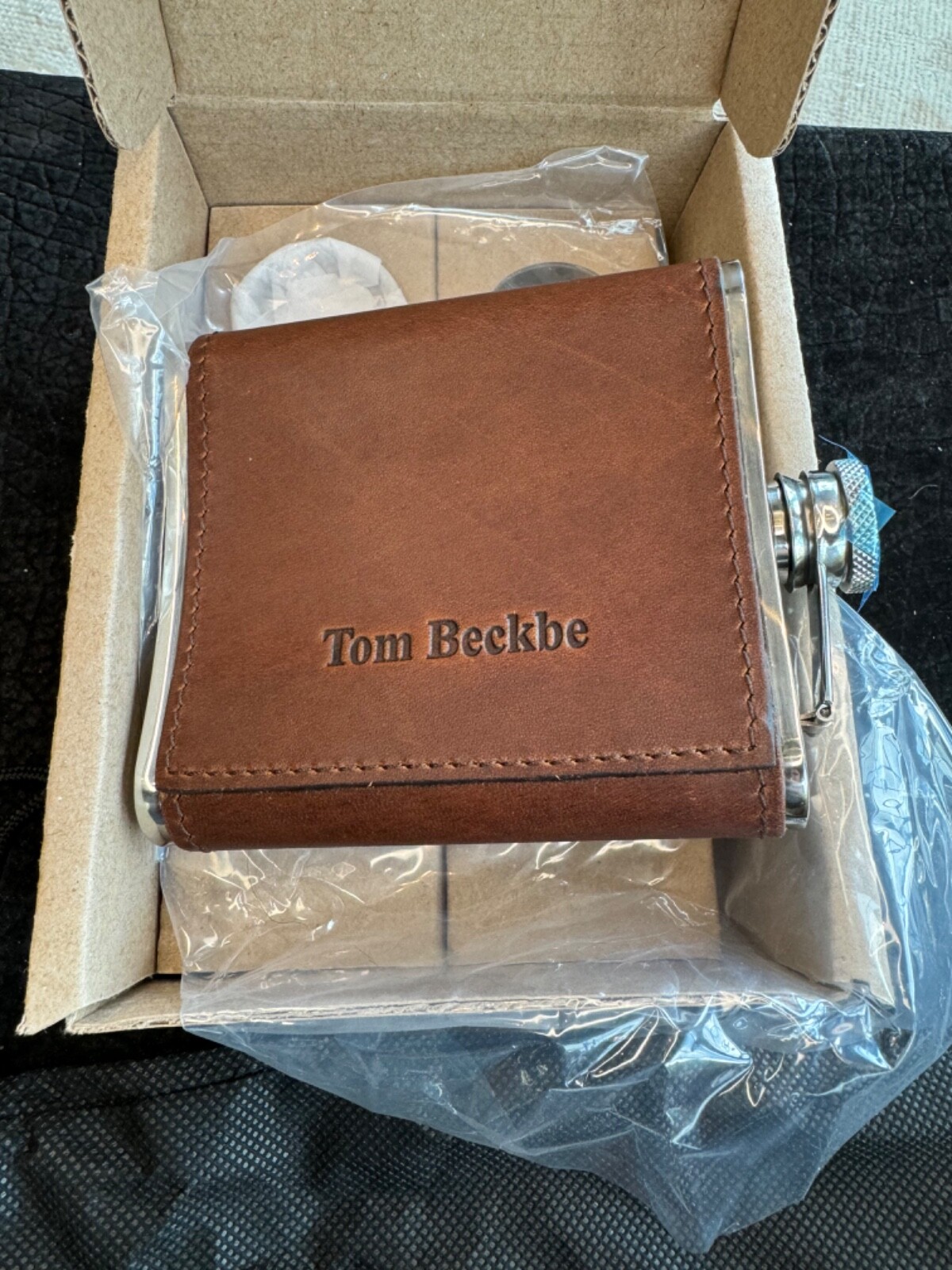 Tom Beckbe Tan Leather Stainless Steel Yellowstone 6OZ Flask New in Box Filson
