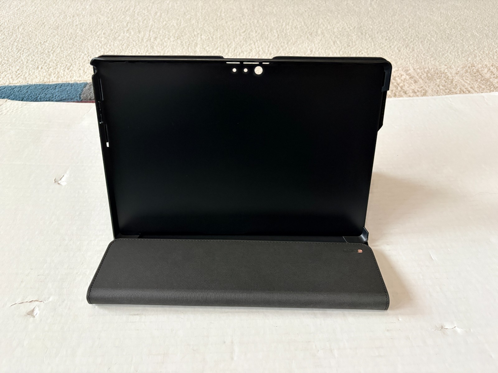 ESR Protective case for Surface pro 3 Open Box