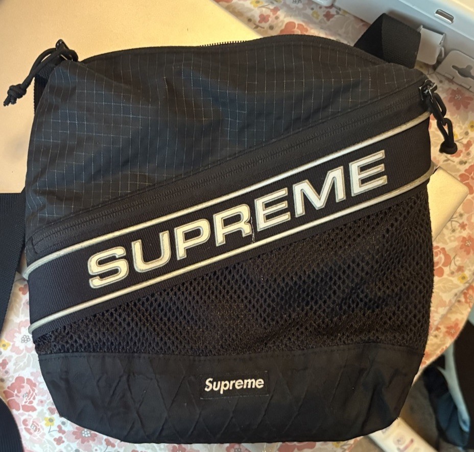 Supreme Shoulder Bag Black