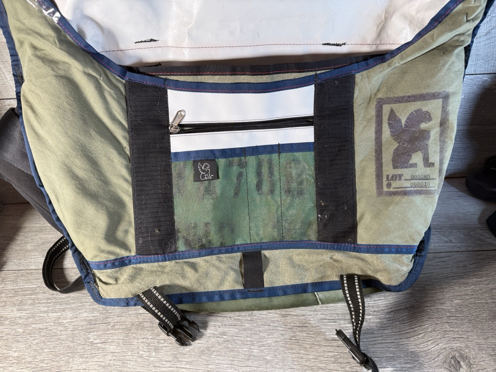 Chrome Industries Messenger Bag Navy Green Metro Seat Belt Flap City