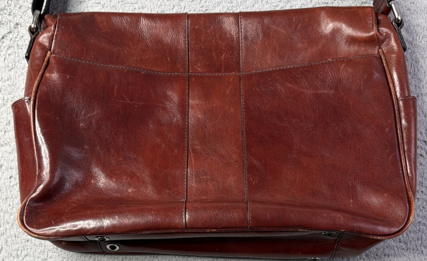 Bosca Brown Messenger Bag Magnetic Men Inner Pockets Adjustable Strap Casual