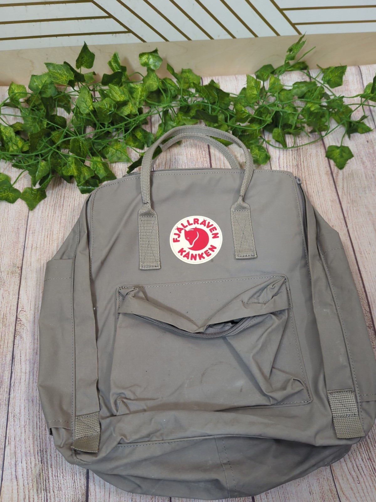 Fjallraven 27172 Kanken Backpack Laptop 15″ FOG Light Gray Zip Around Top Handl