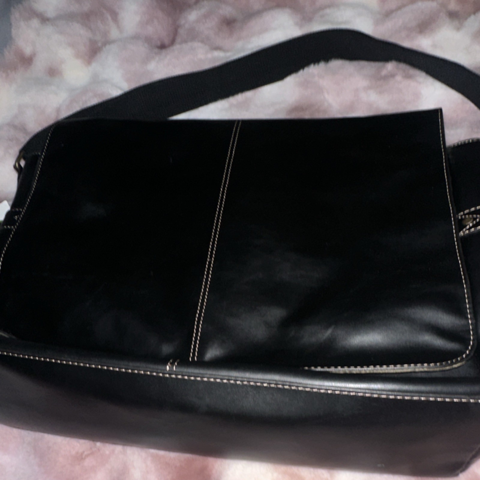 Joseph Abboud Men’s Large Black Messenger Bag Zip, Adjustable Strap, Pockets
