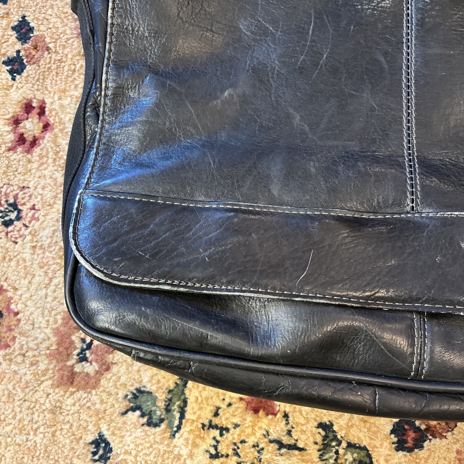 Wilsons Leather BLACK Messenger Flap BAG Distressed Grunge office School Retro