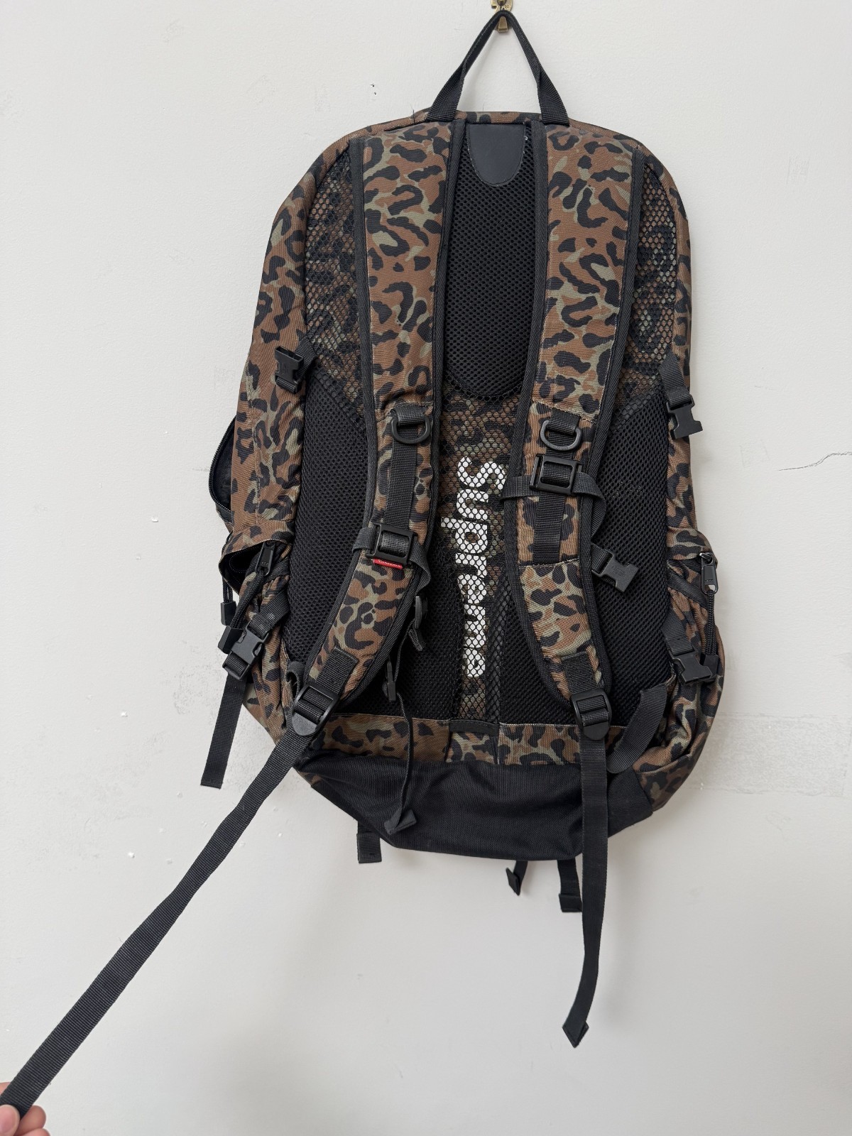 Supreme SS10 Leopard Camo Guide 28 Backpack / 10SS GUIDE 28 LEOPARD BACKPACK.