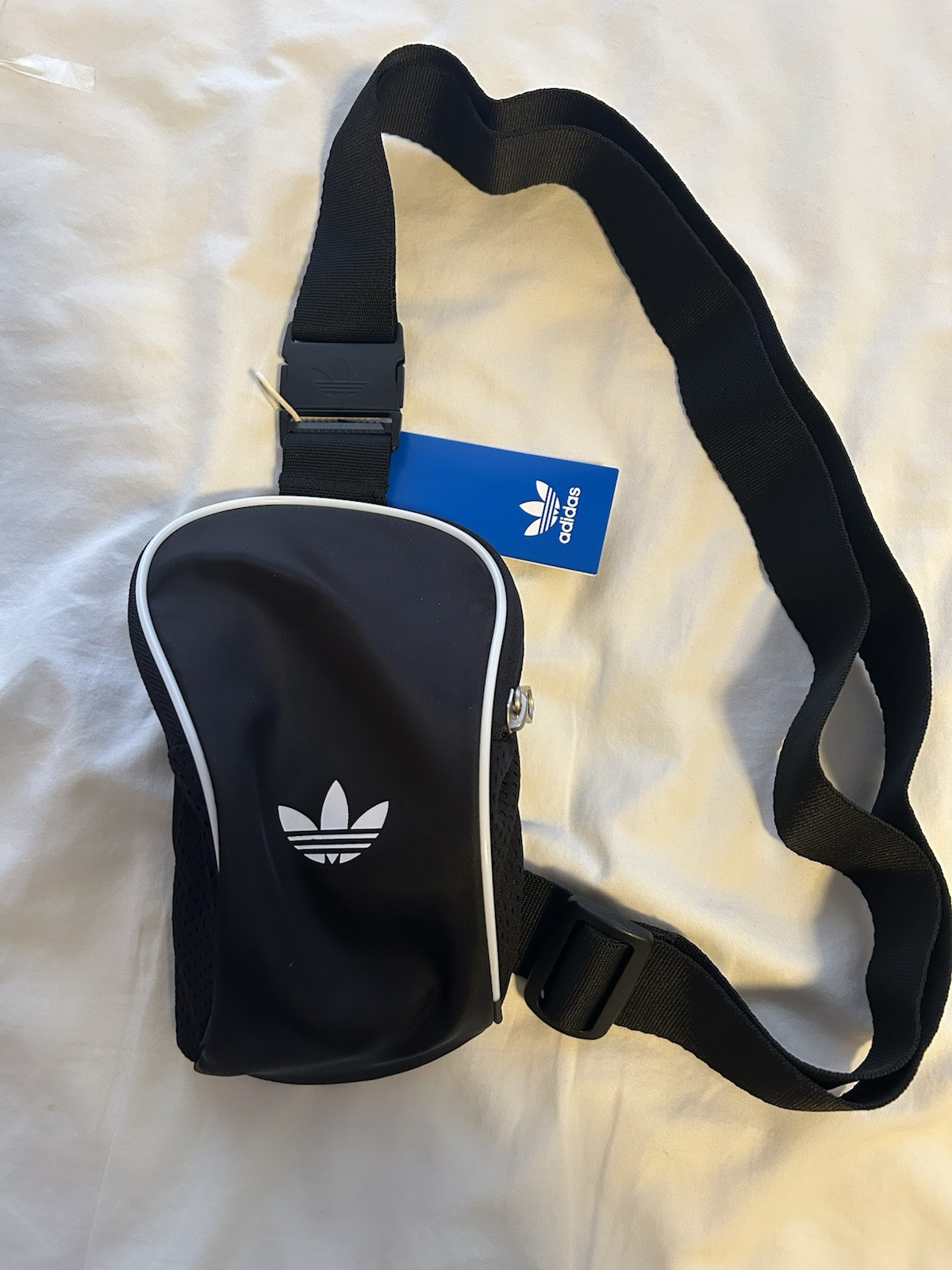 Adidas Original Adicolor Small Sling Bag Black White JD5570 BRAND New in package