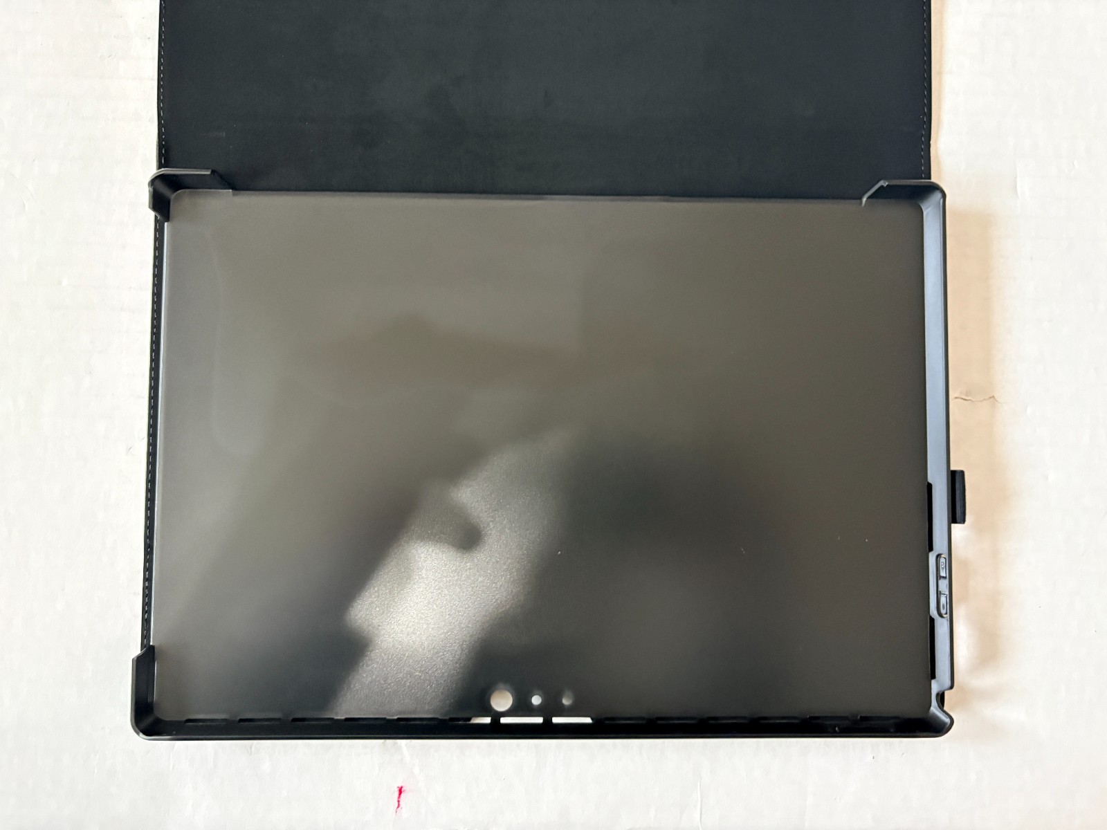 ESR Protective case for Surface pro 3 Open Box