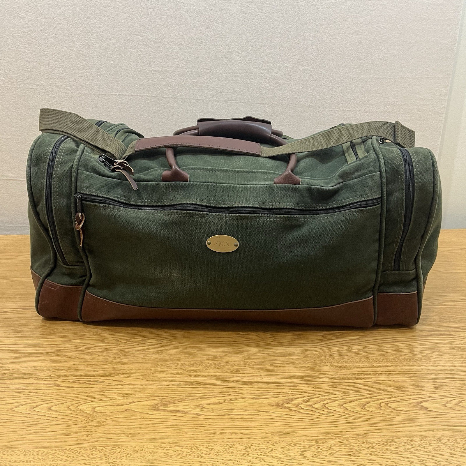 Vintage Orvis Battenkill Green Canvas 24x12x12 Duffel Bag Leather Trim Classic!