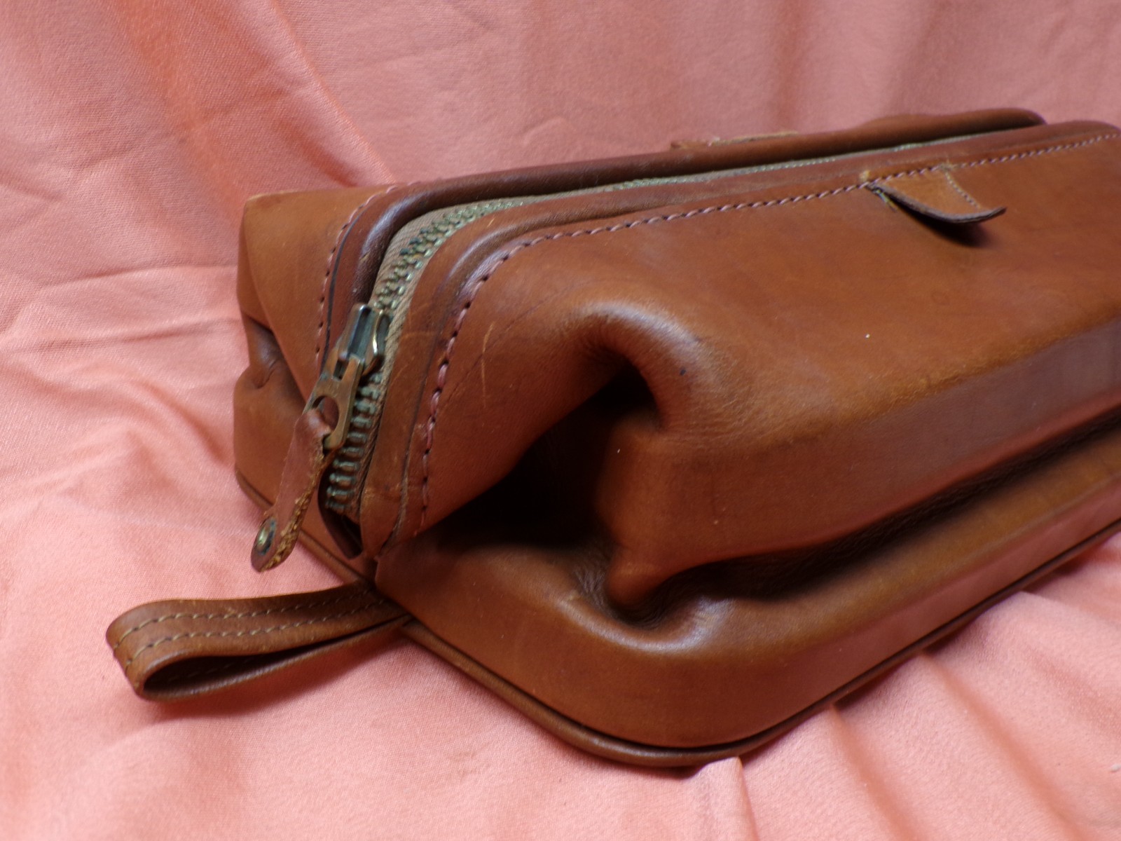 Vintage Bosca Brown Leather Utili-Kit Zip-up Toiletry Shaving Bag ~ has damage
