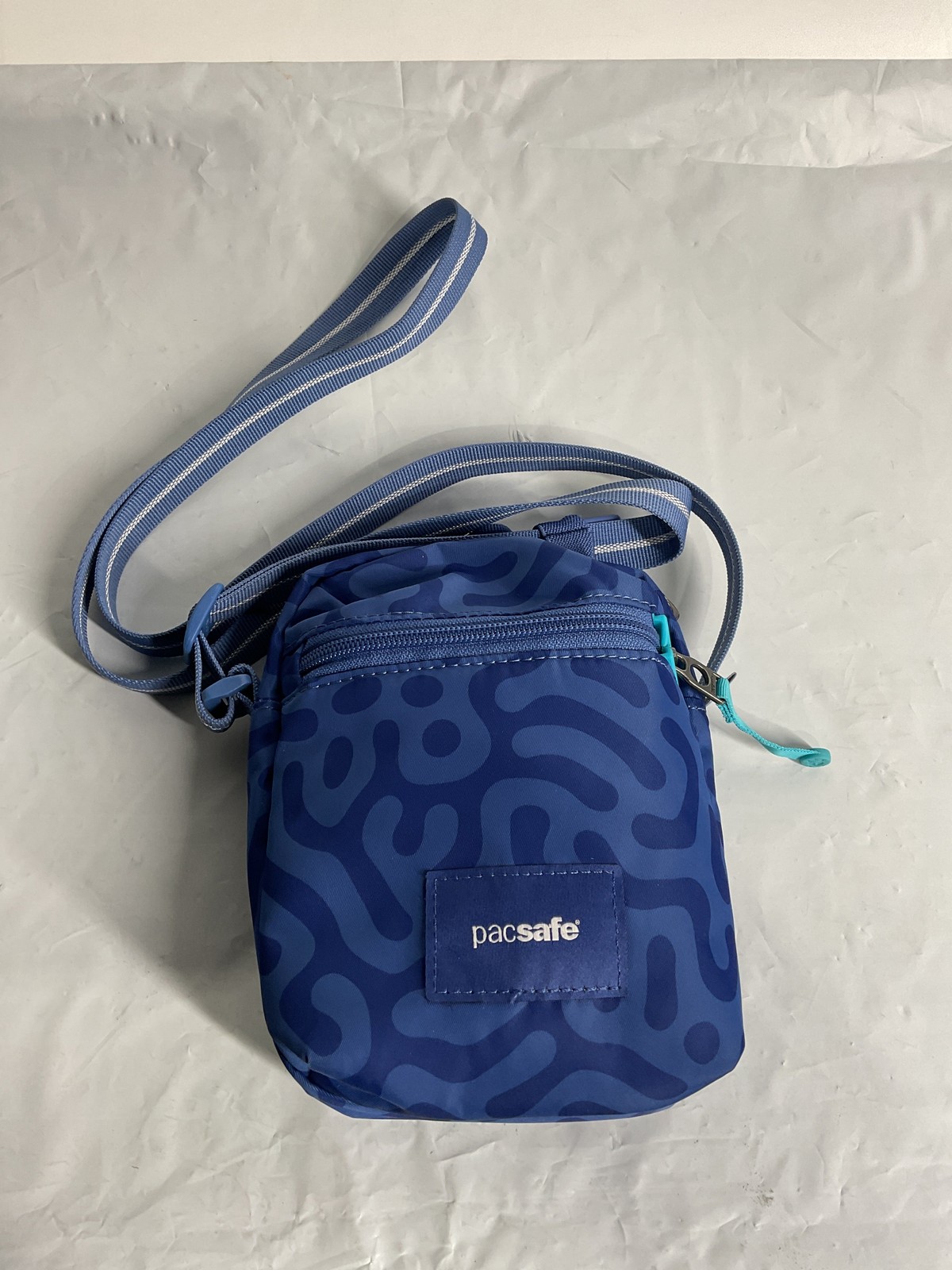 Pacsafe GO Micro Crossbody ( Cerulean Blue , Medium ) Cerulean Blue Medium U1