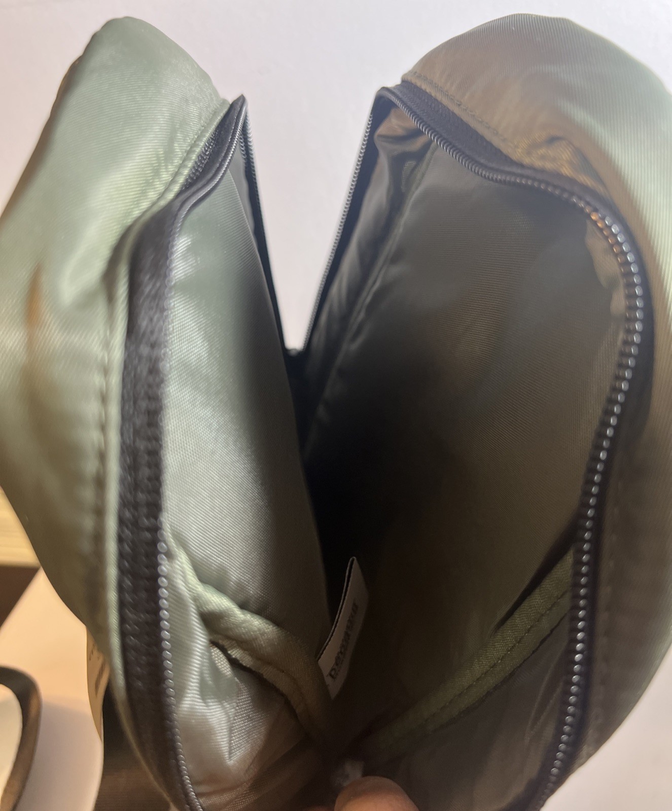 New Original Penguin Sling Bag By Munsingwear Unisex Versatile Travel Bag