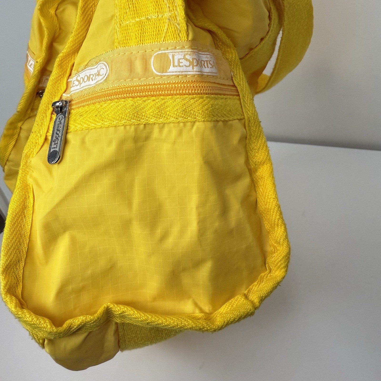 LeSportsac Adjustable Strap Carry On Crossbody Bag Yellow USA Vtg 80s 13”x10”x5”